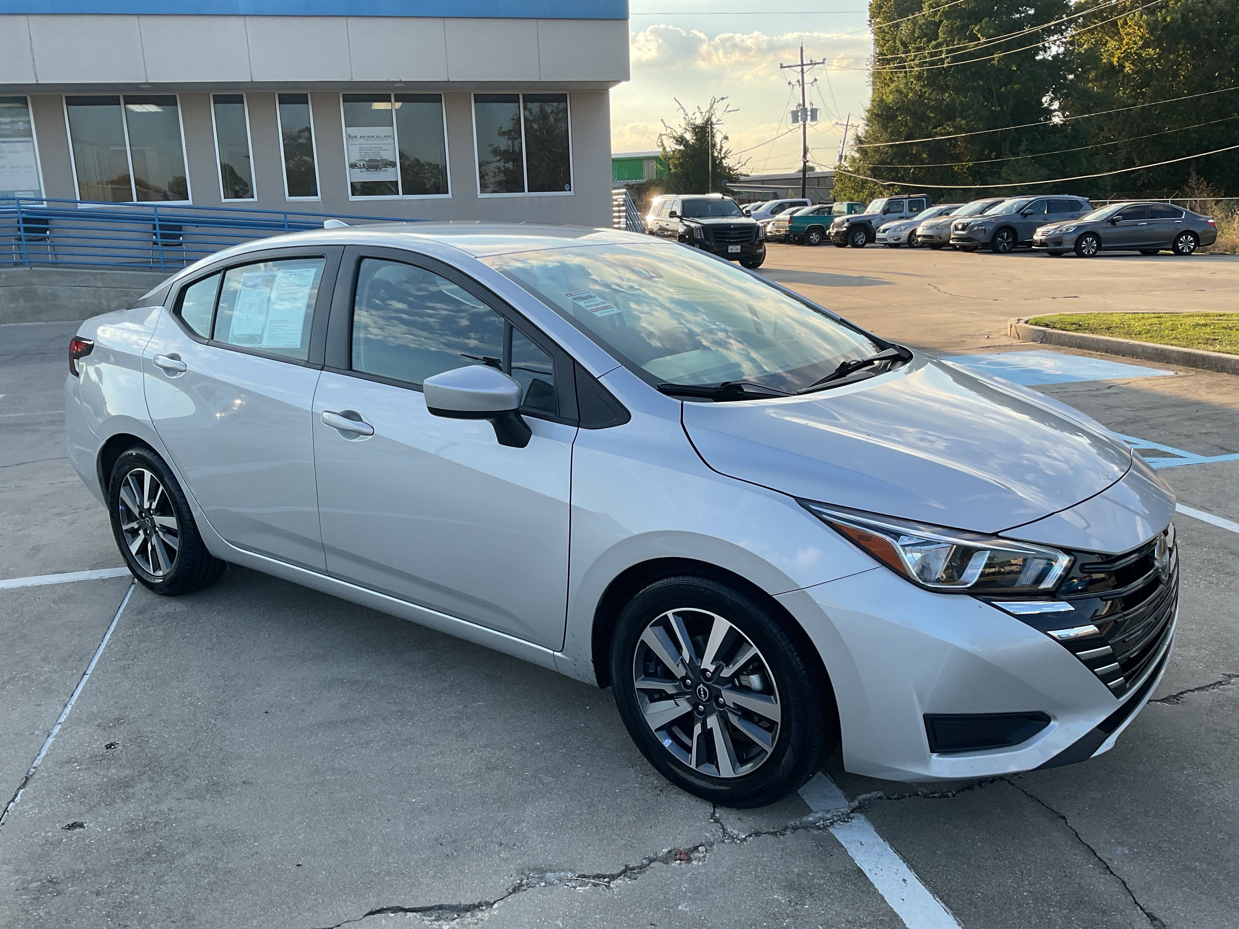 2023 Nissan Versa SV