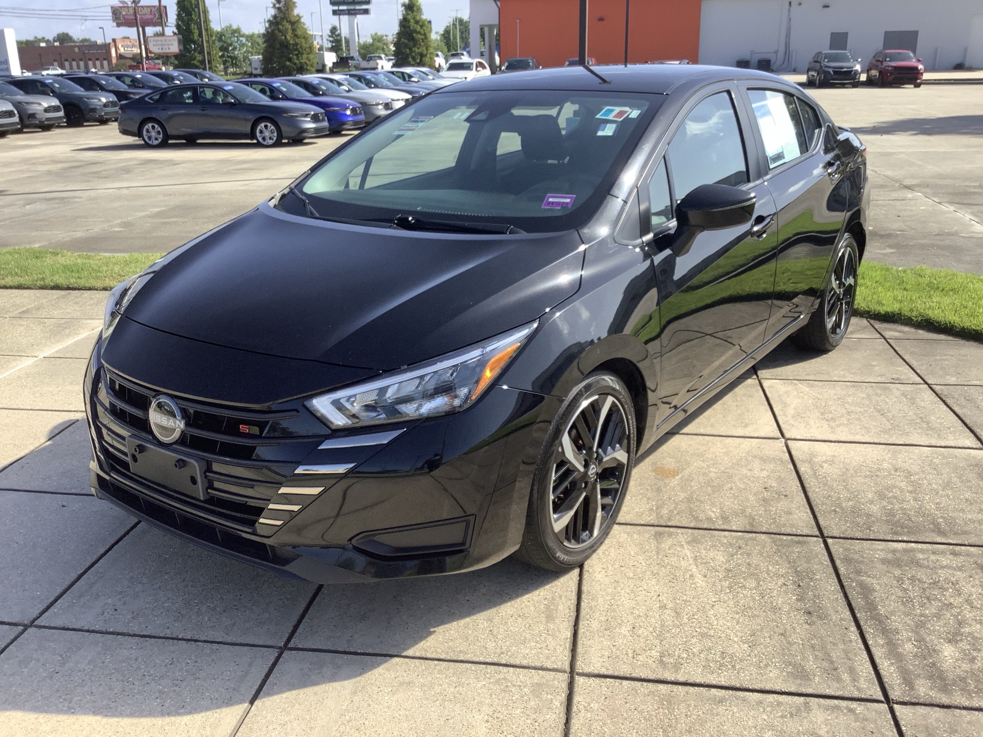2024 Nissan Versa SR