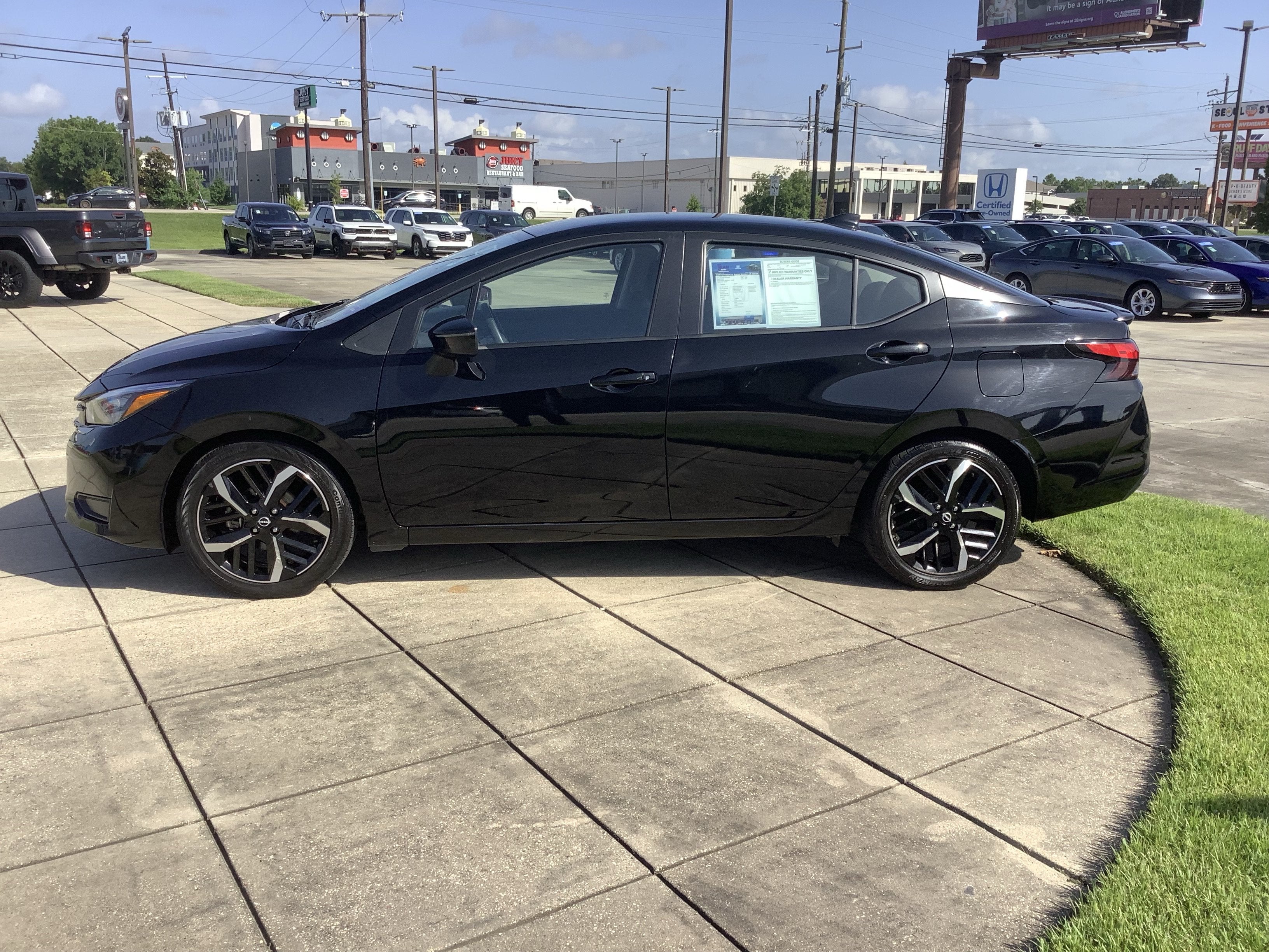 2024 Nissan Versa SR
