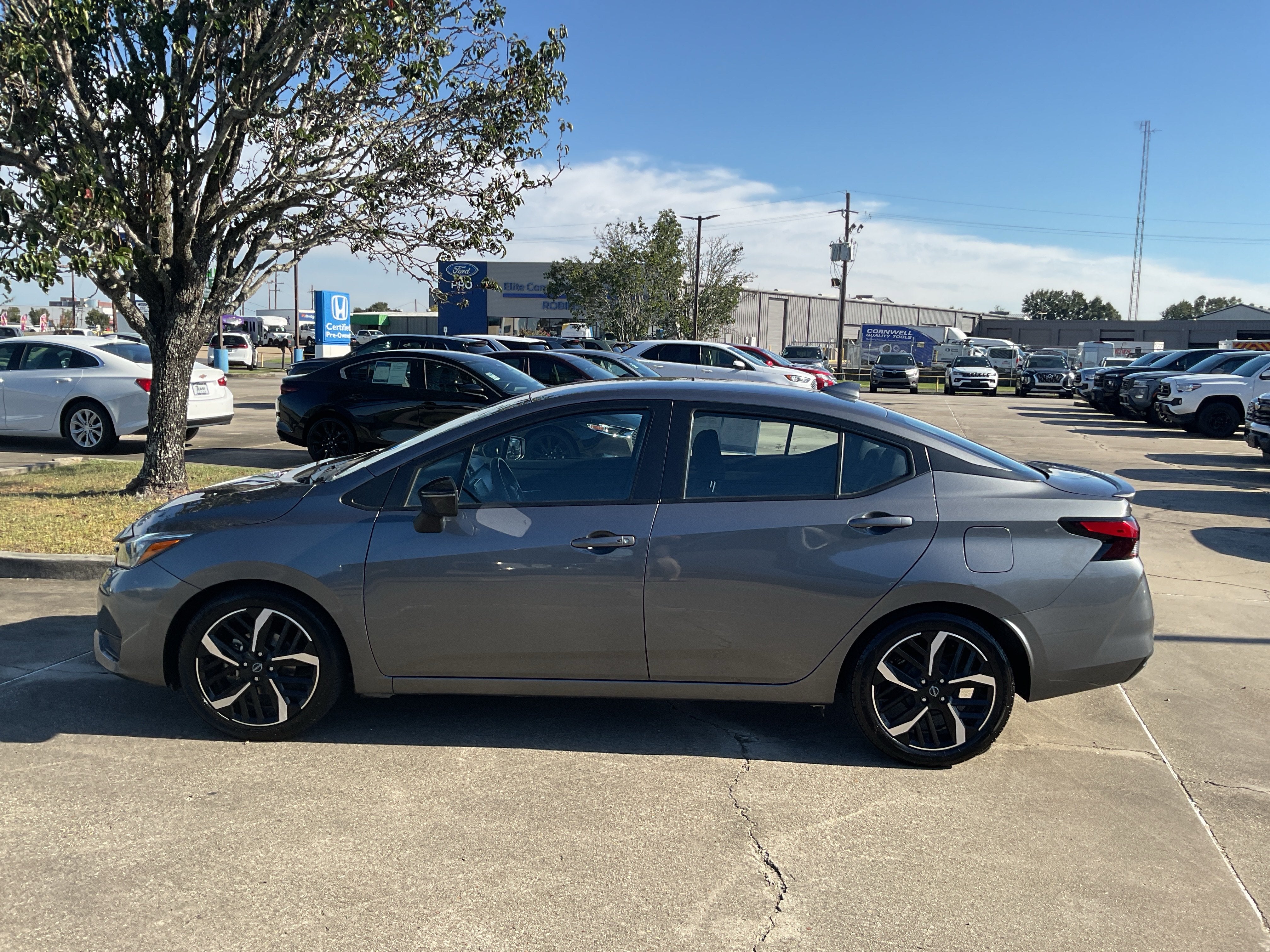 2024 Nissan Versa SR