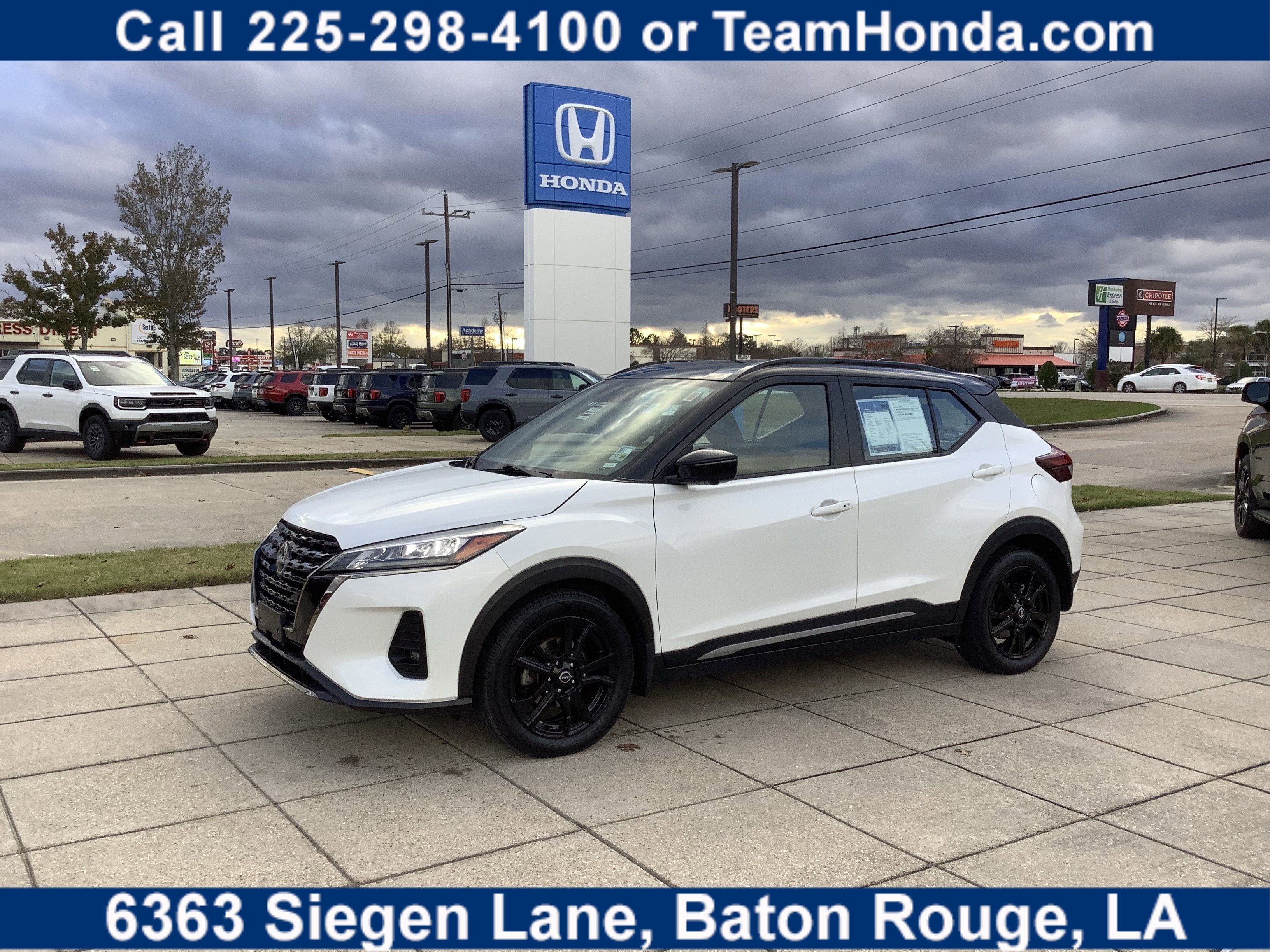 2023 Nissan Kicks SR