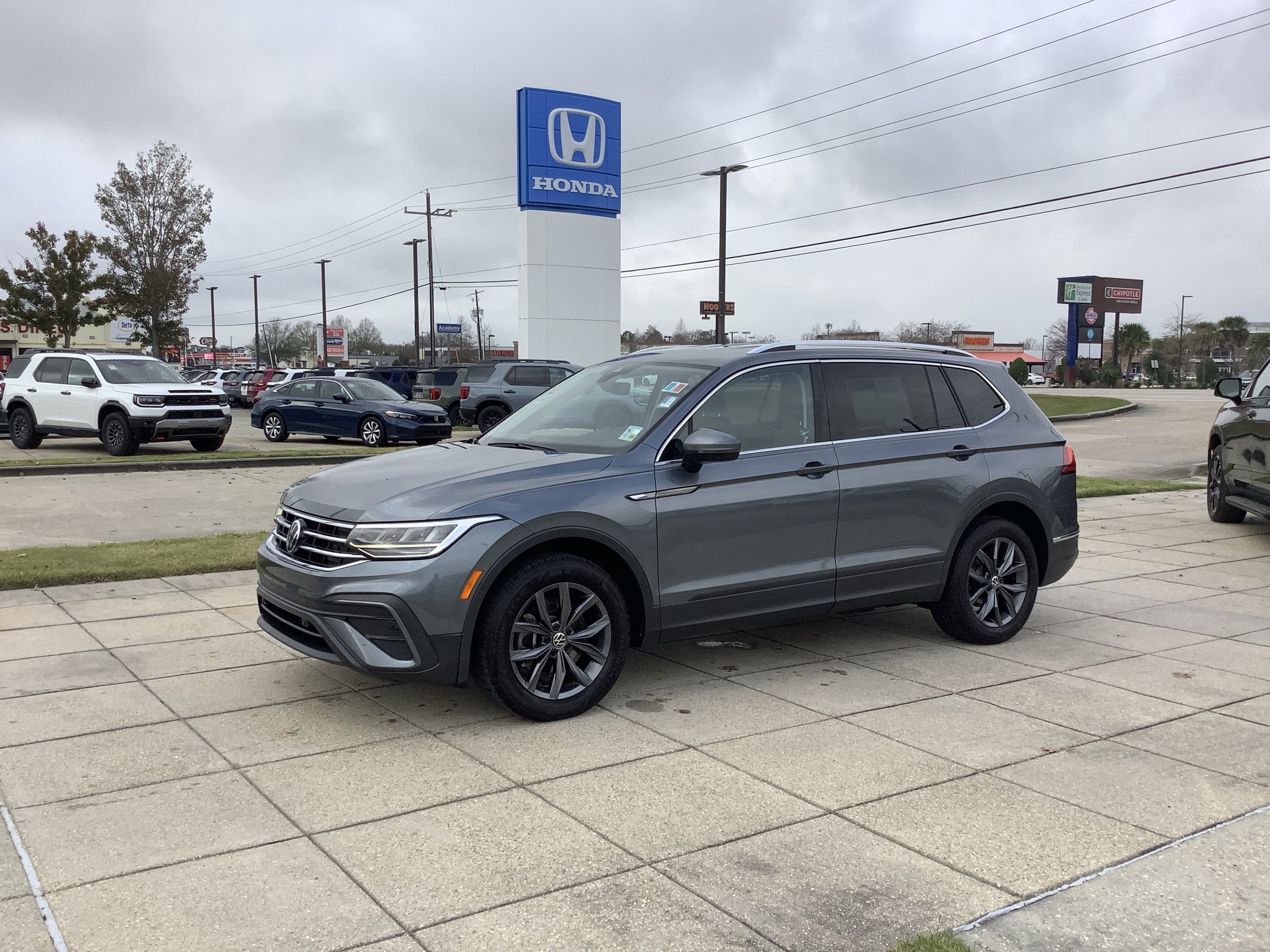 2022 Volkswagen Tiguan SE