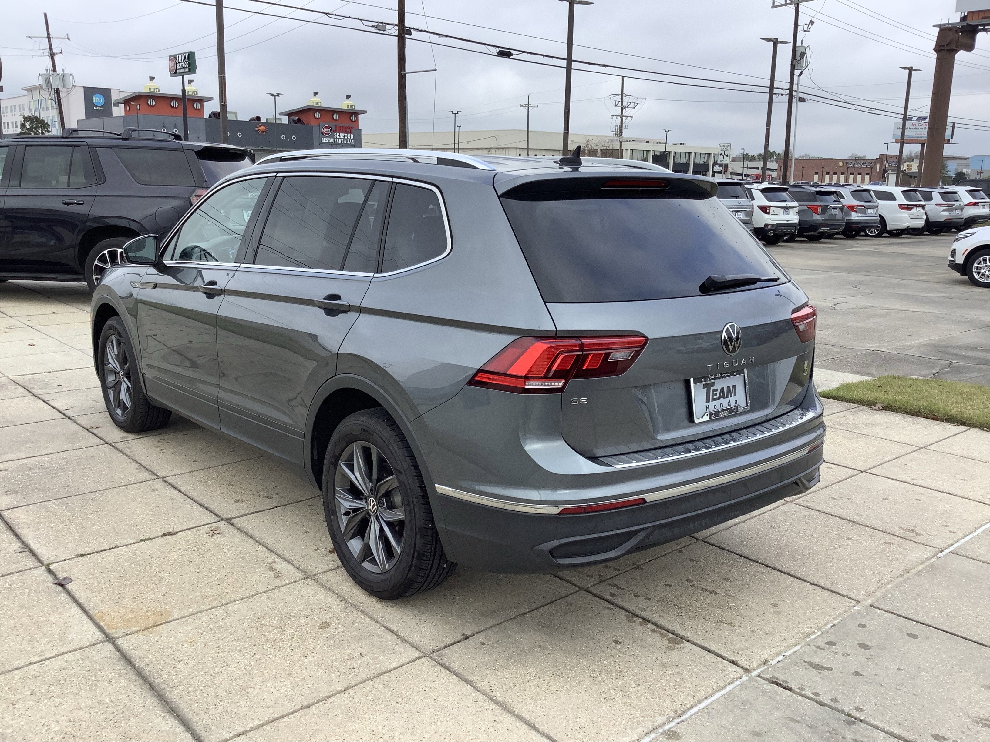 2022 Volkswagen Tiguan SE