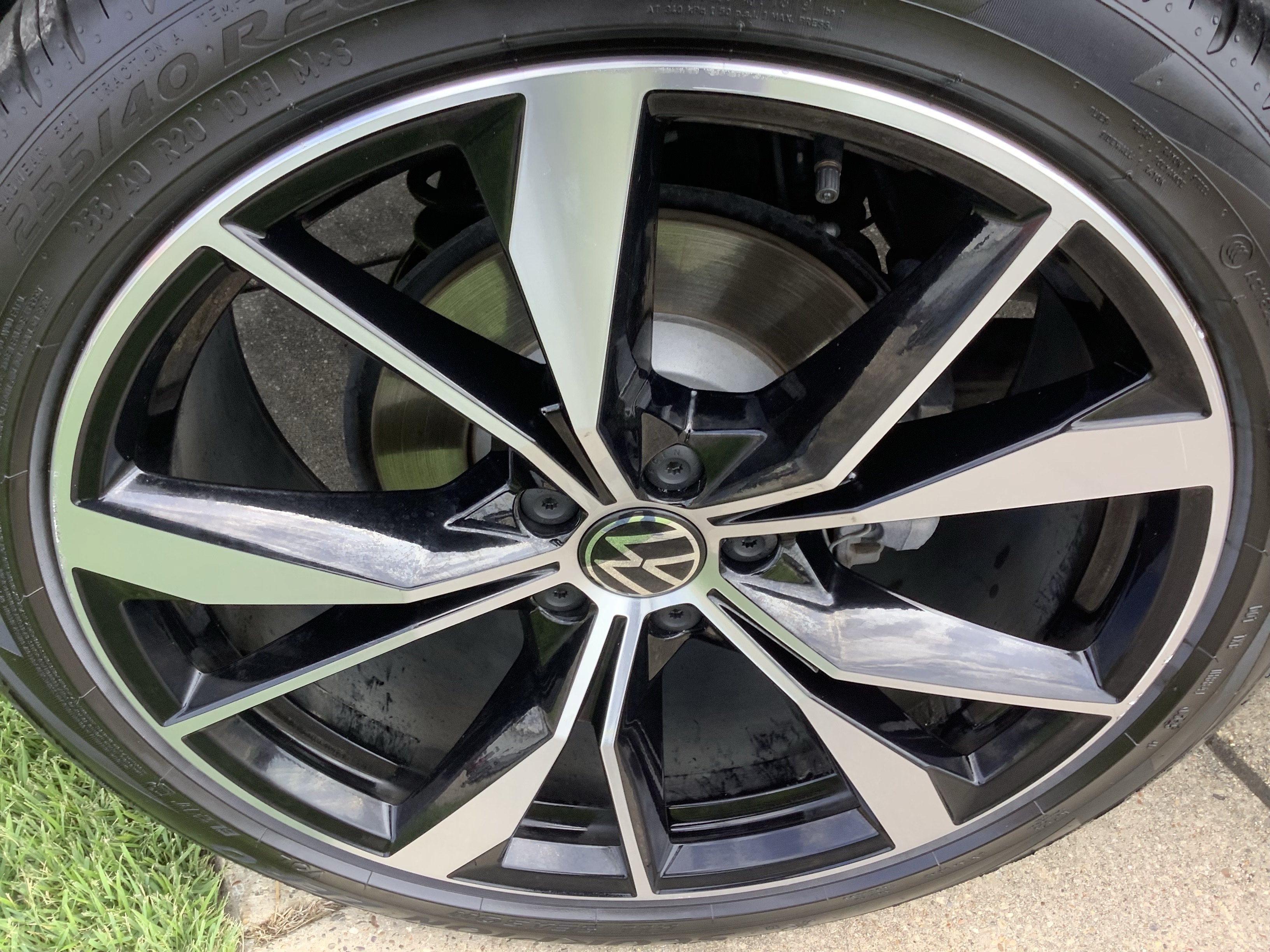 2022 Volkswagen Tiguan SEL R-Line