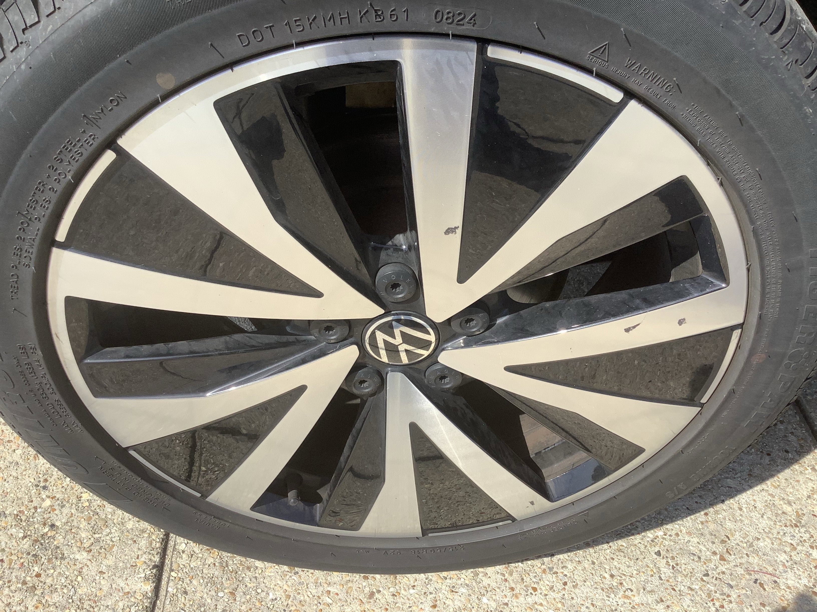 2024 Volkswagen Taos SE