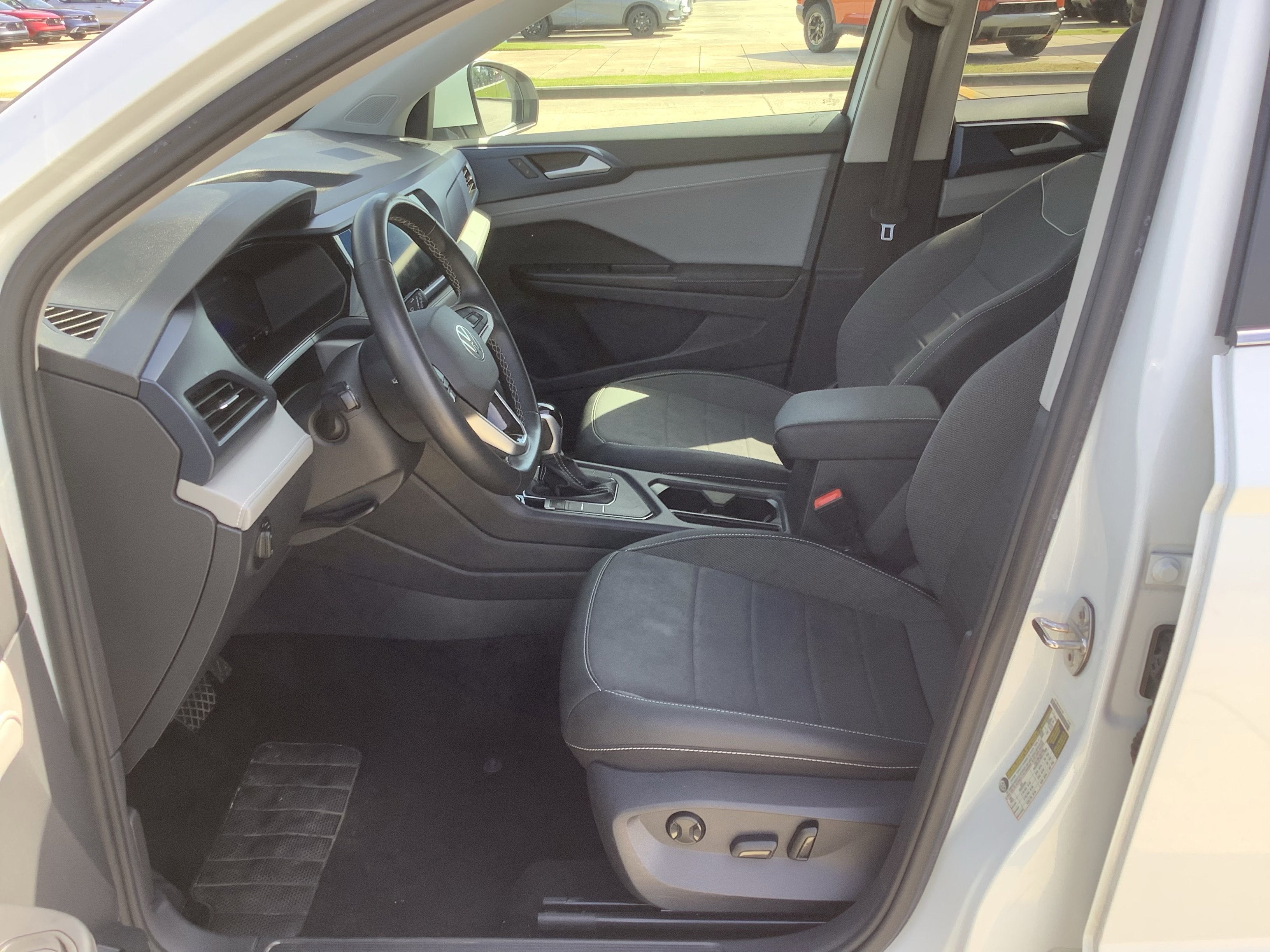 2024 Volkswagen Taos SE