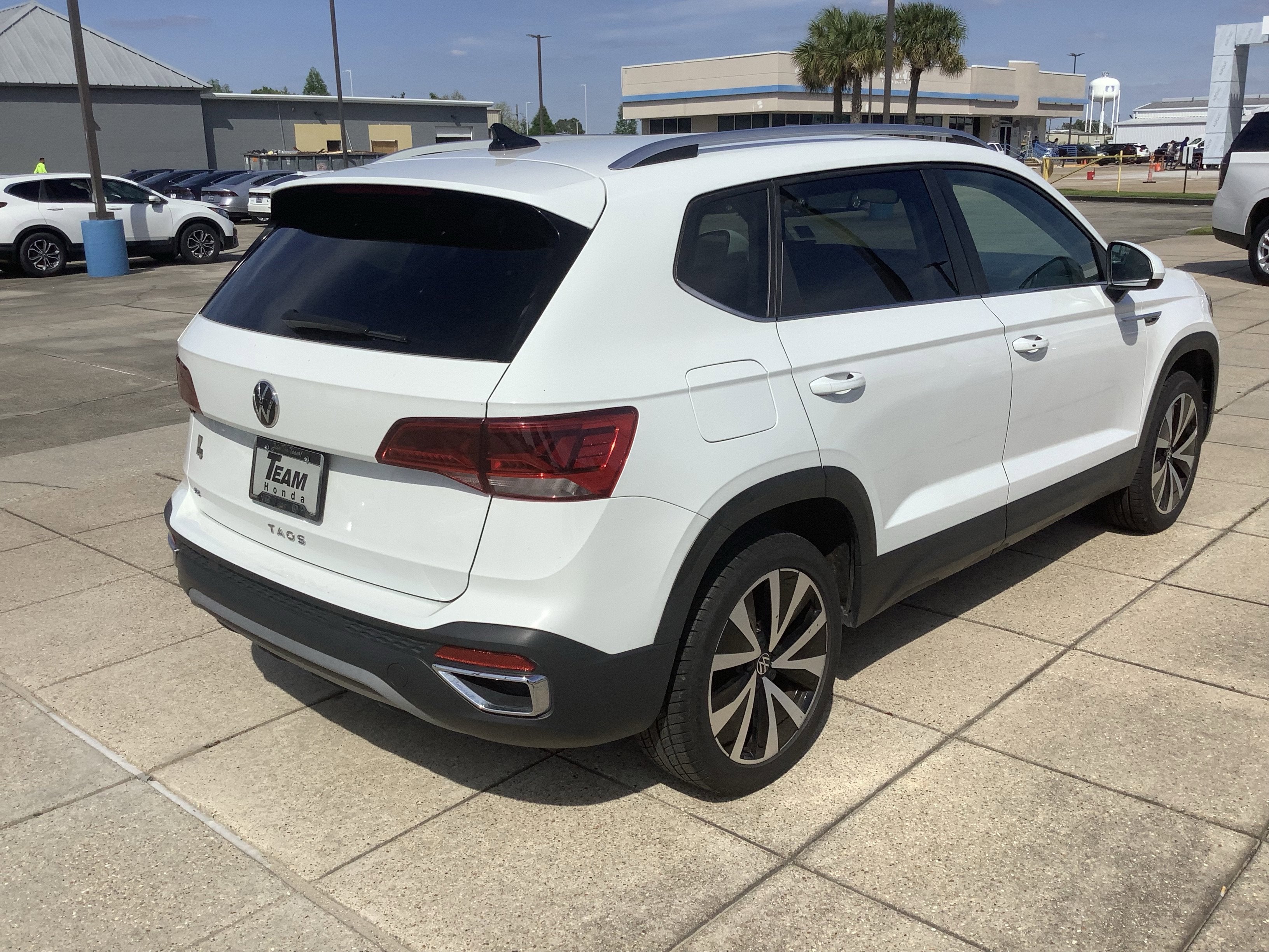 2024 Volkswagen Taos SE