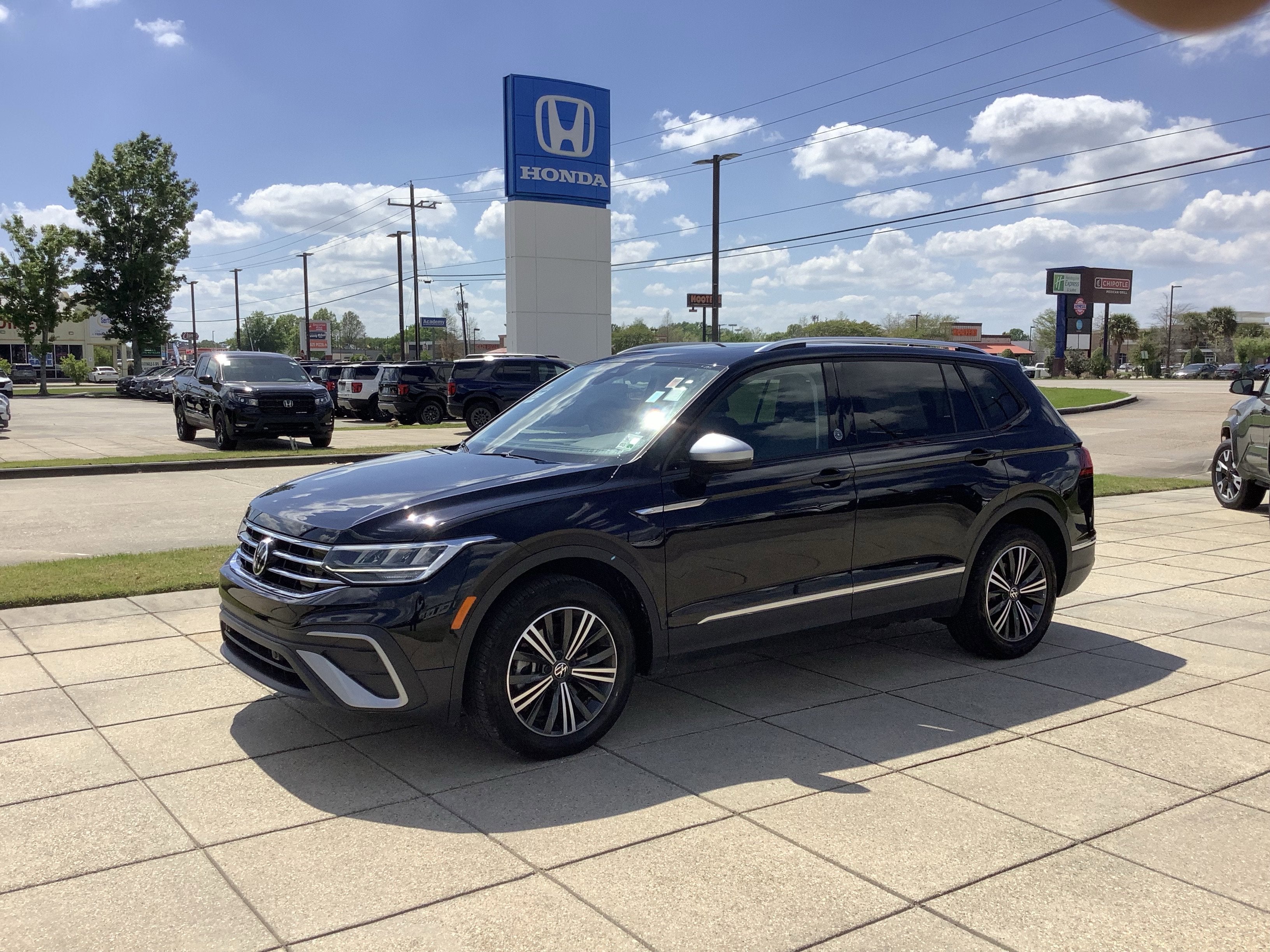 2024 Volkswagen Tiguan Wolfsburg Edition