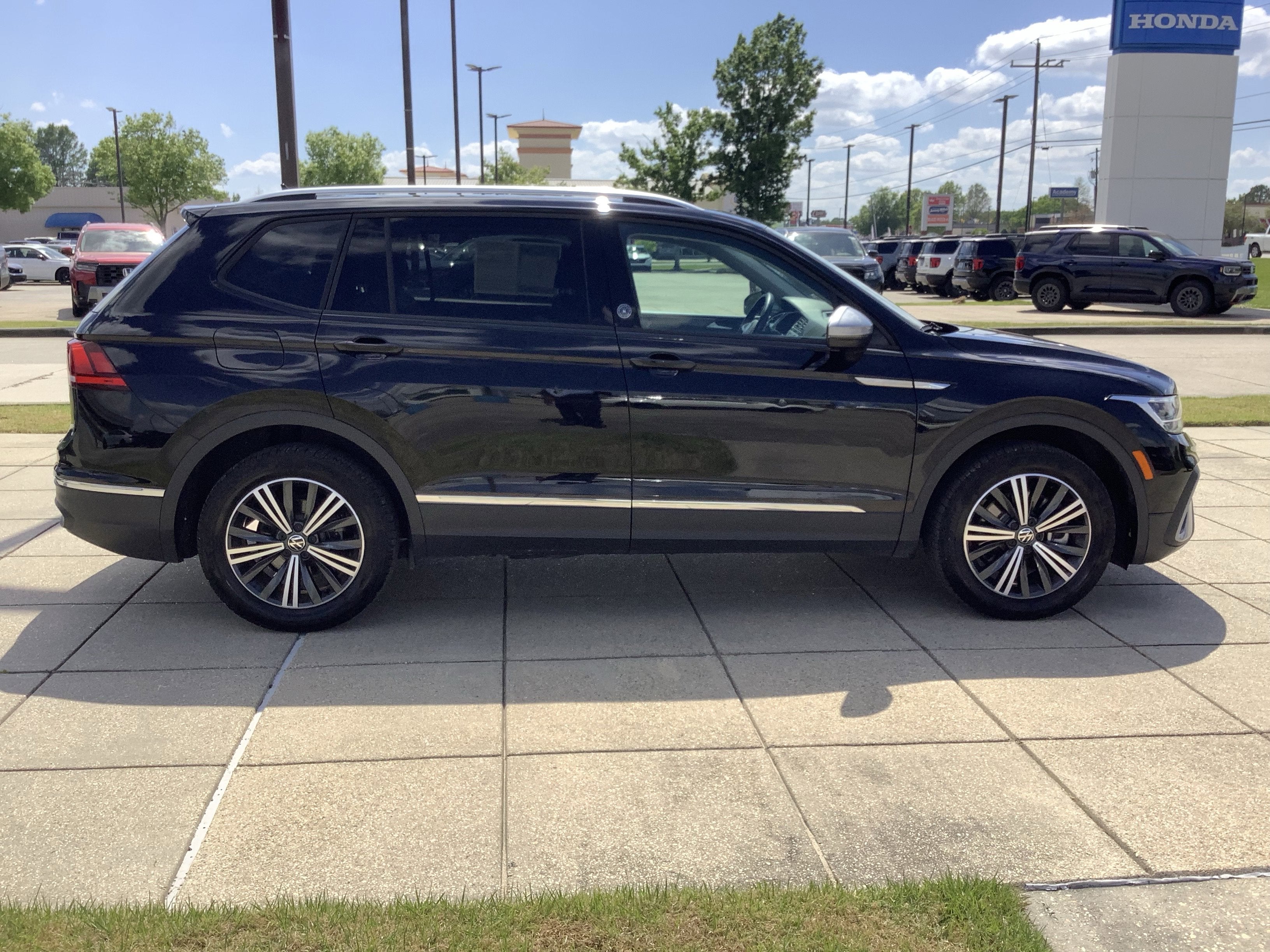 2024 Volkswagen Tiguan Wolfsburg Edition