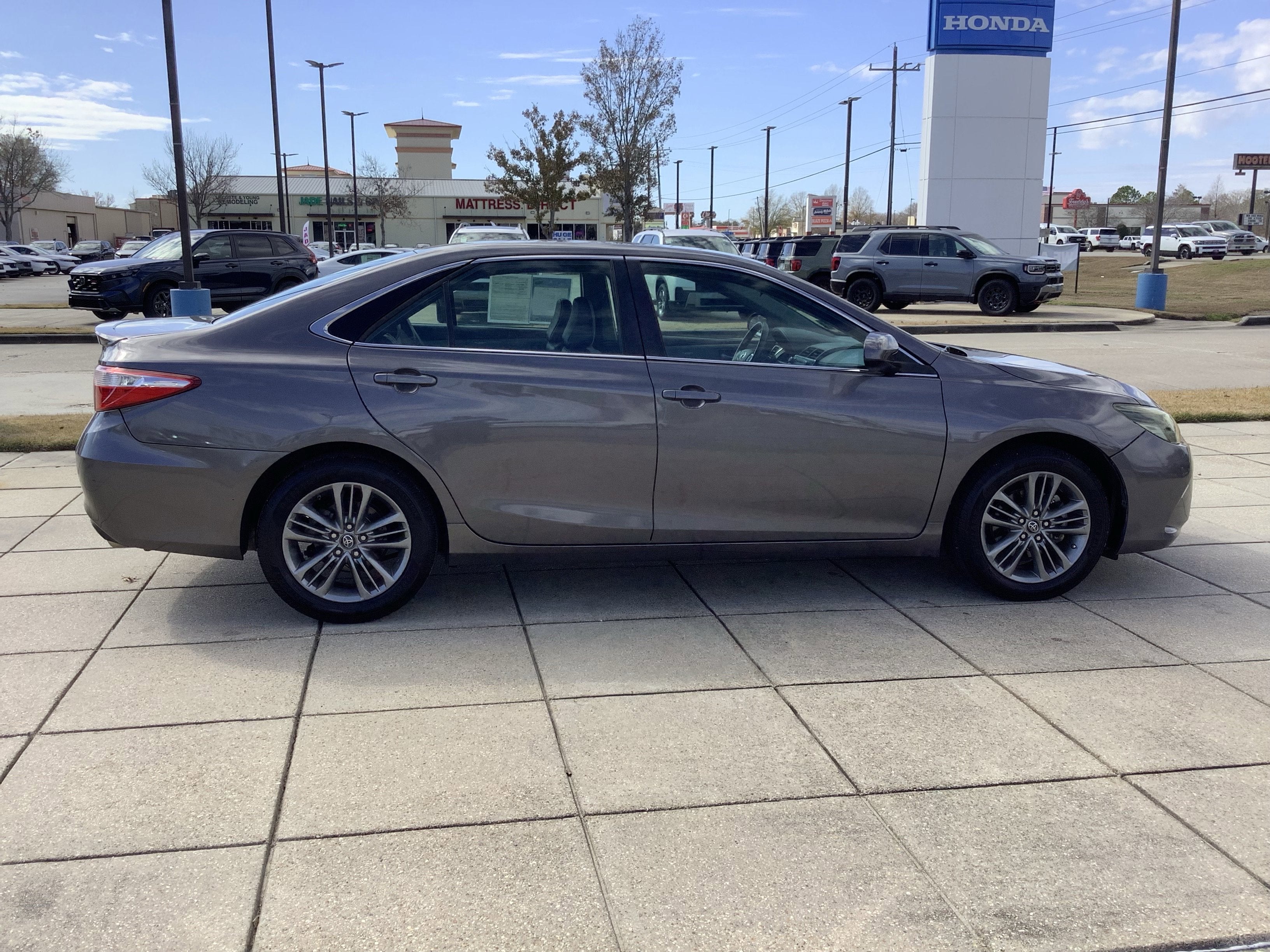 2017 Toyota Camry SE