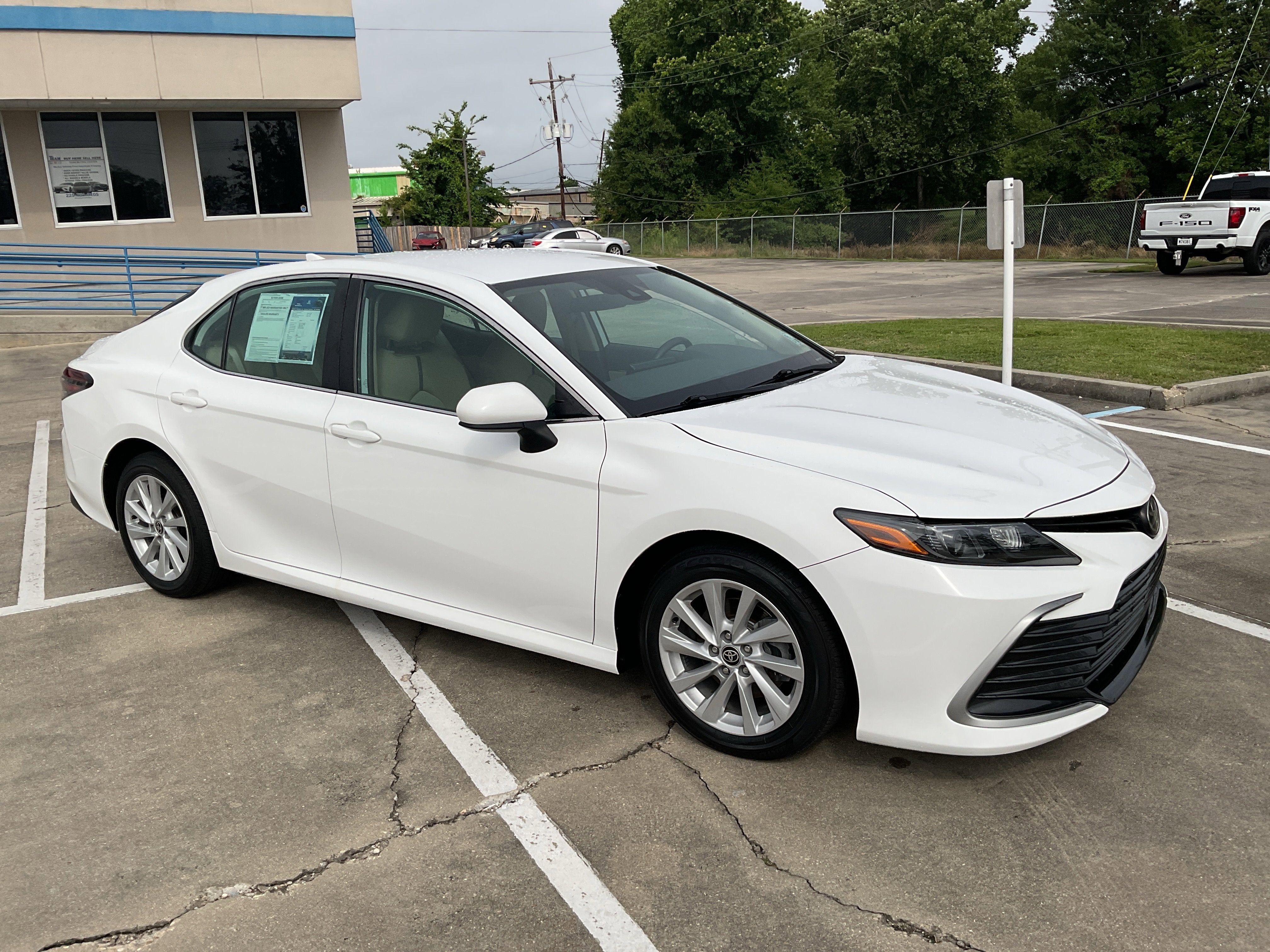 2022 Toyota Camry LE