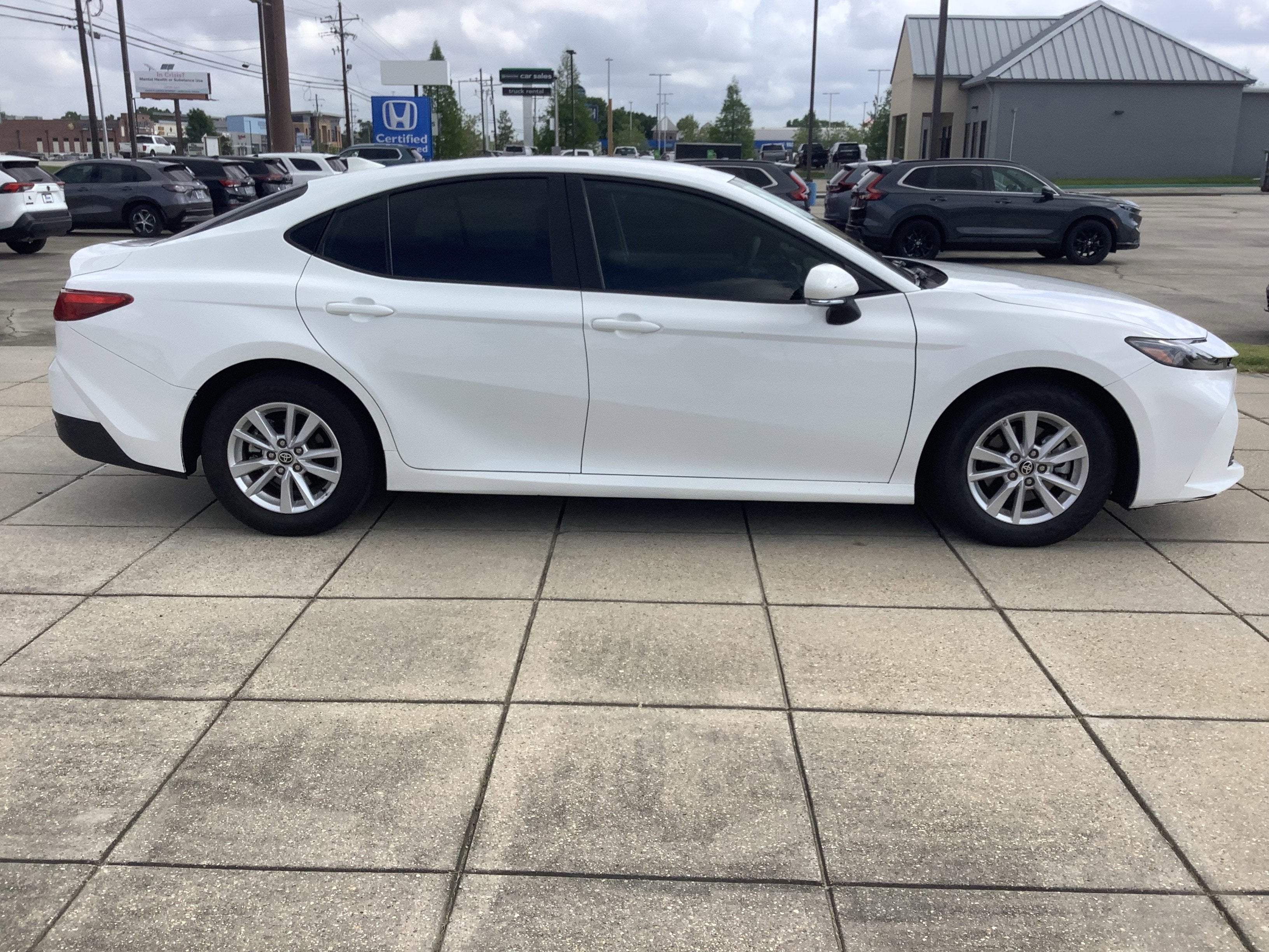 2025 Toyota Camry LE