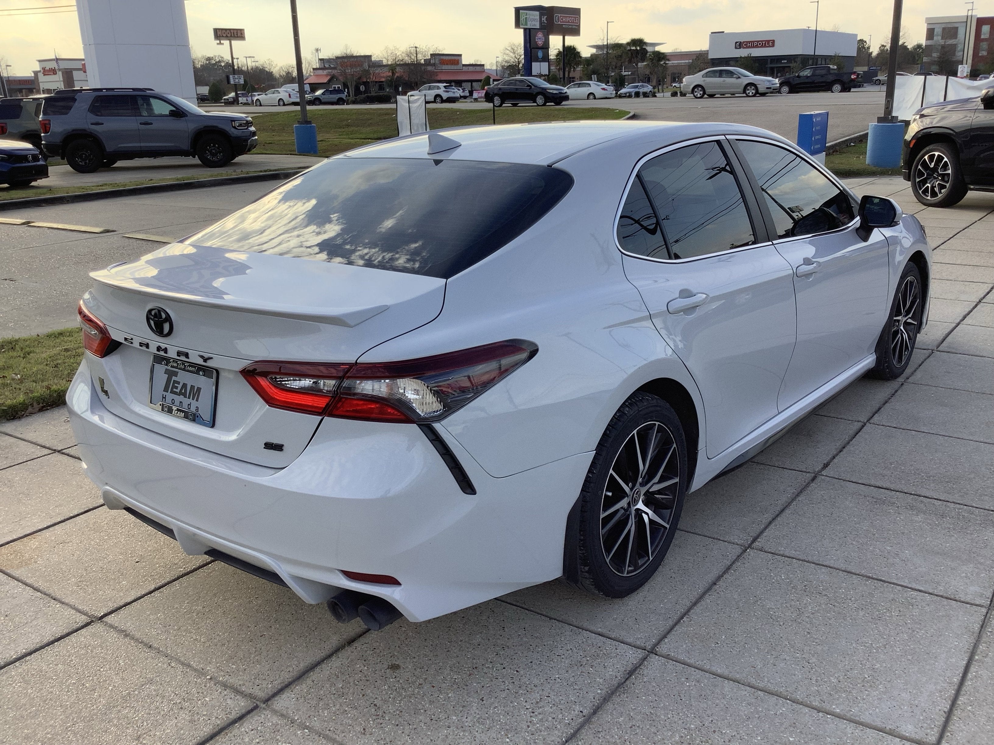 2023 Toyota Camry SE