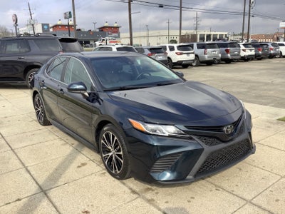 2020 Toyota Camry SE