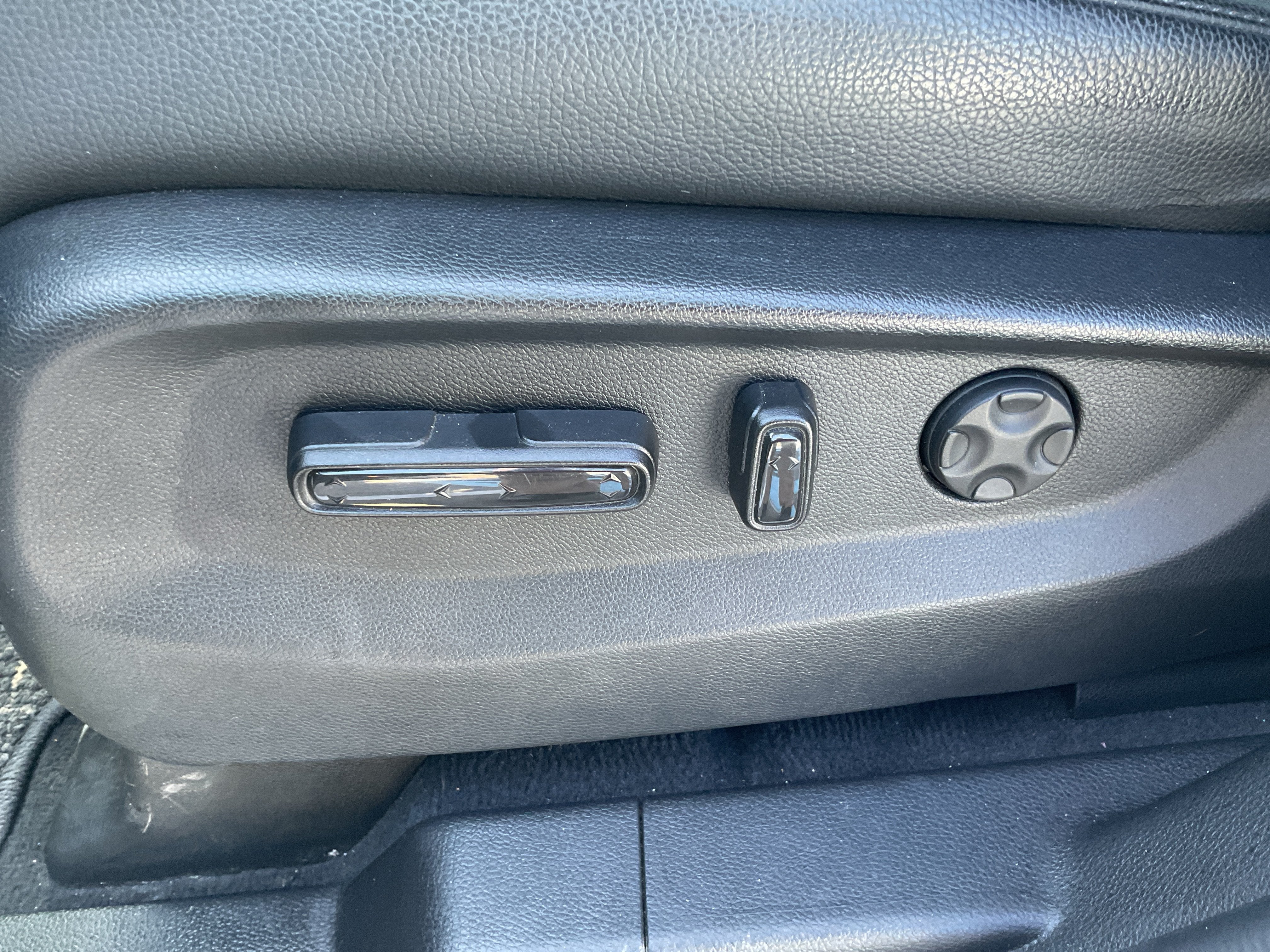 2025 Honda Odyssey EX-L - Photo 10