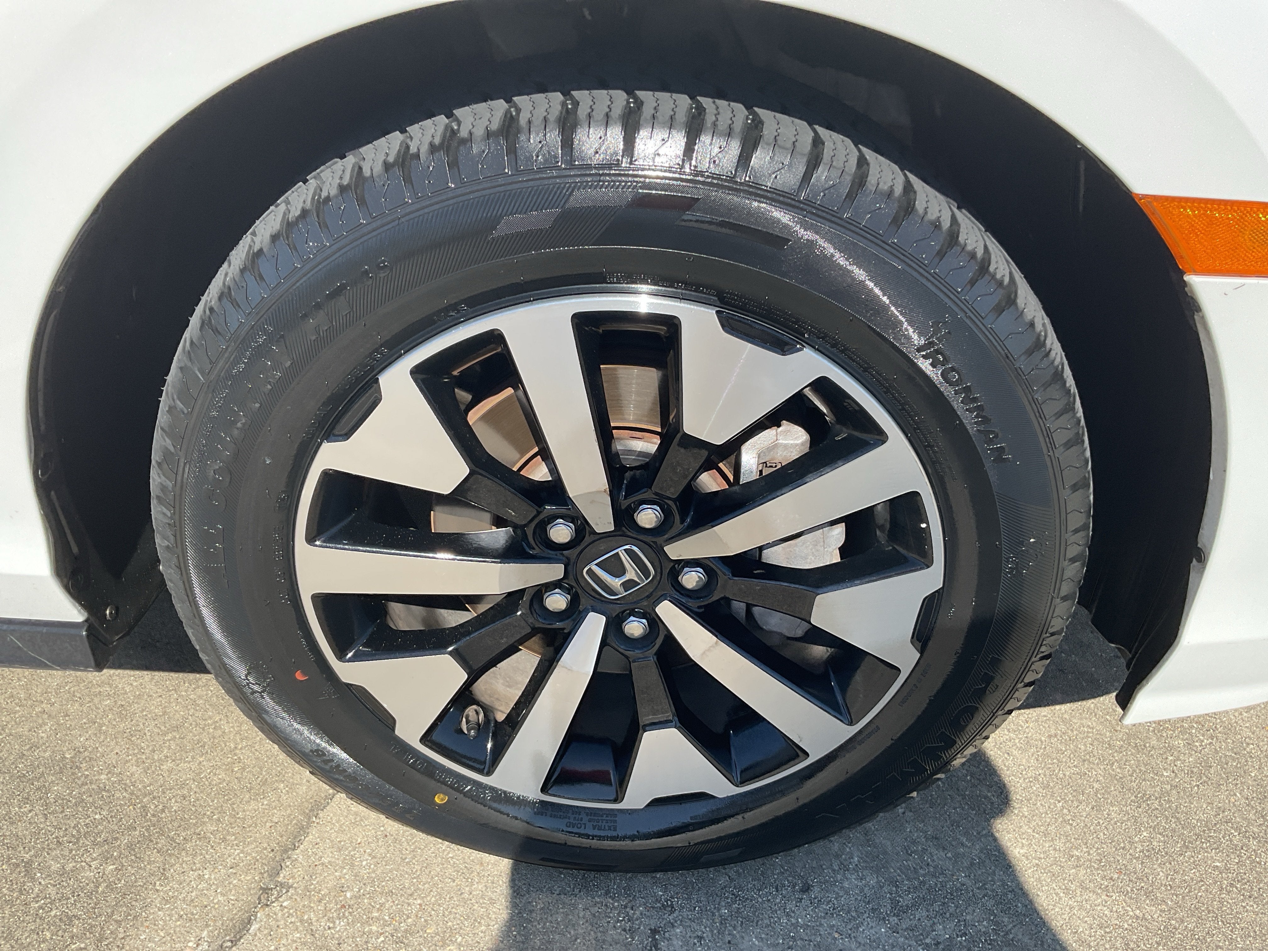 2025 Honda Odyssey EX-L - Photo 11