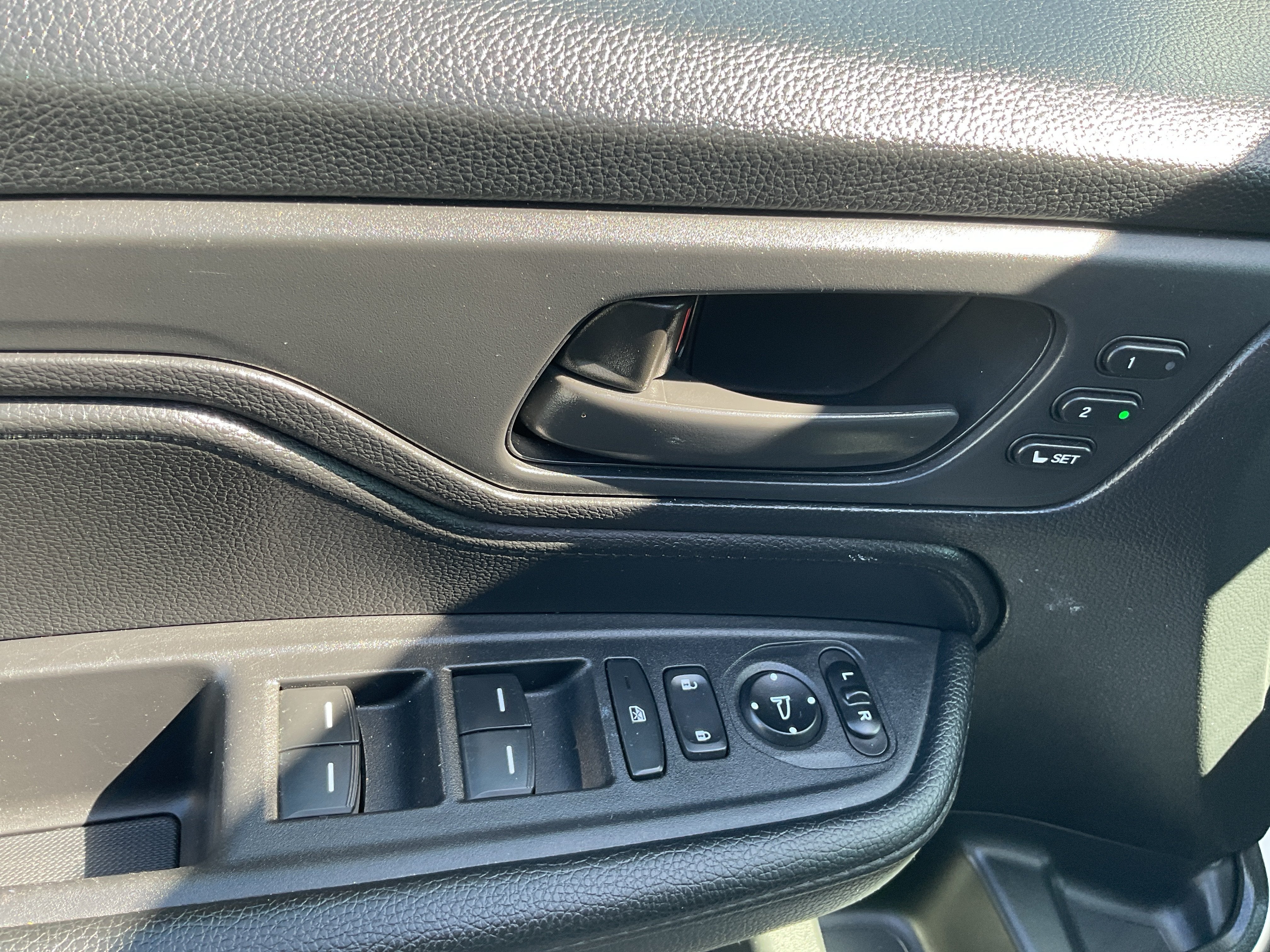 2025 Honda Odyssey EX-L - Photo 22