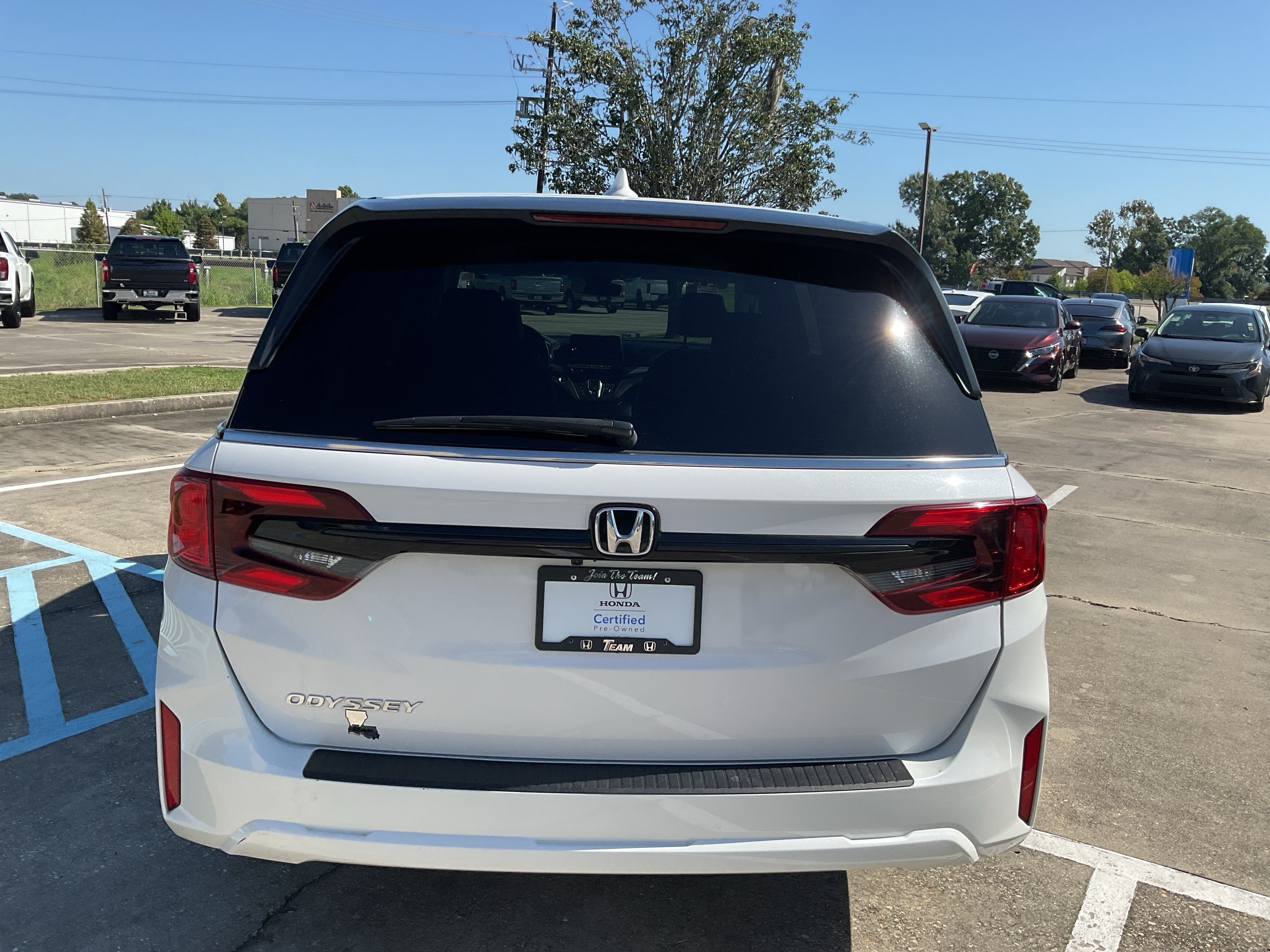 2025 Honda Odyssey EX-L - Photo 6