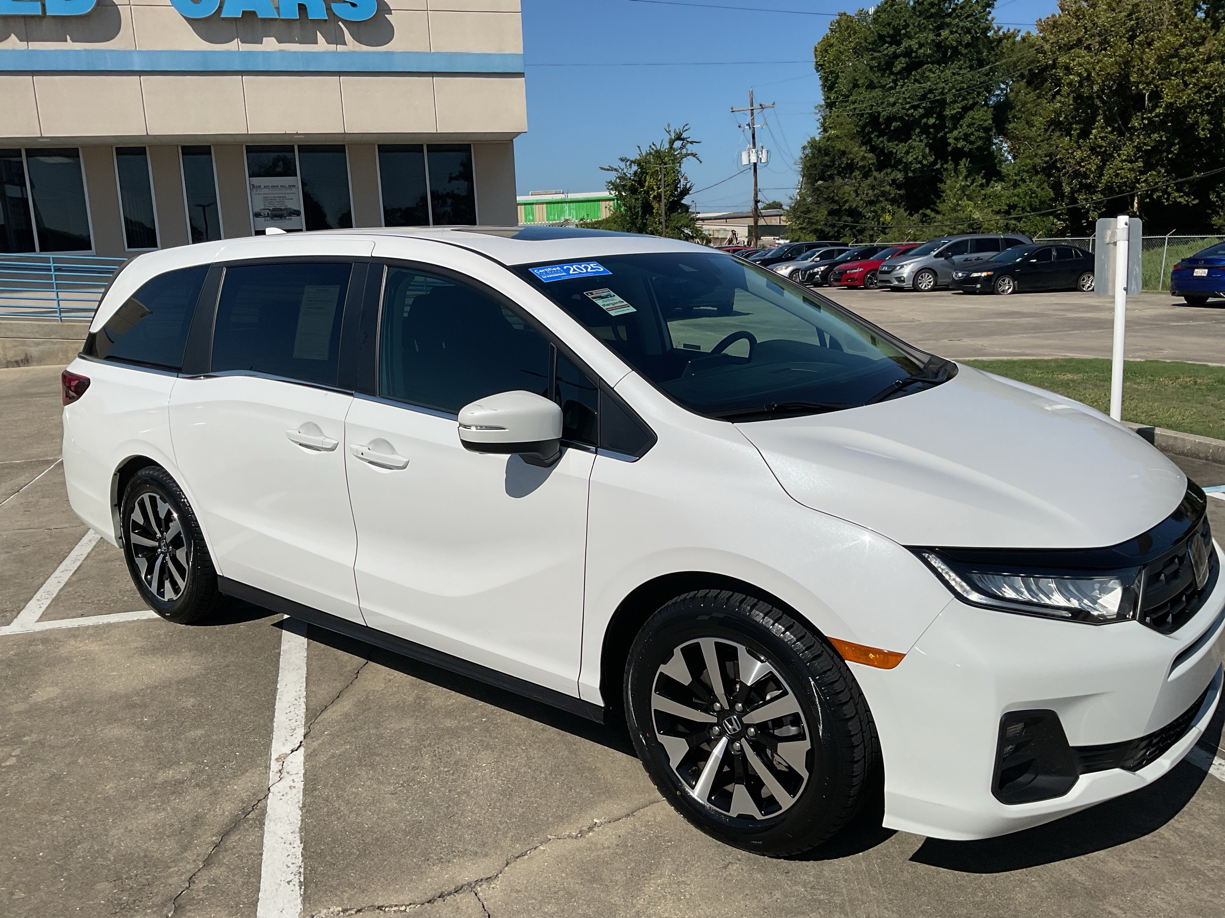 2025 Honda Odyssey EX-L - Photo 8