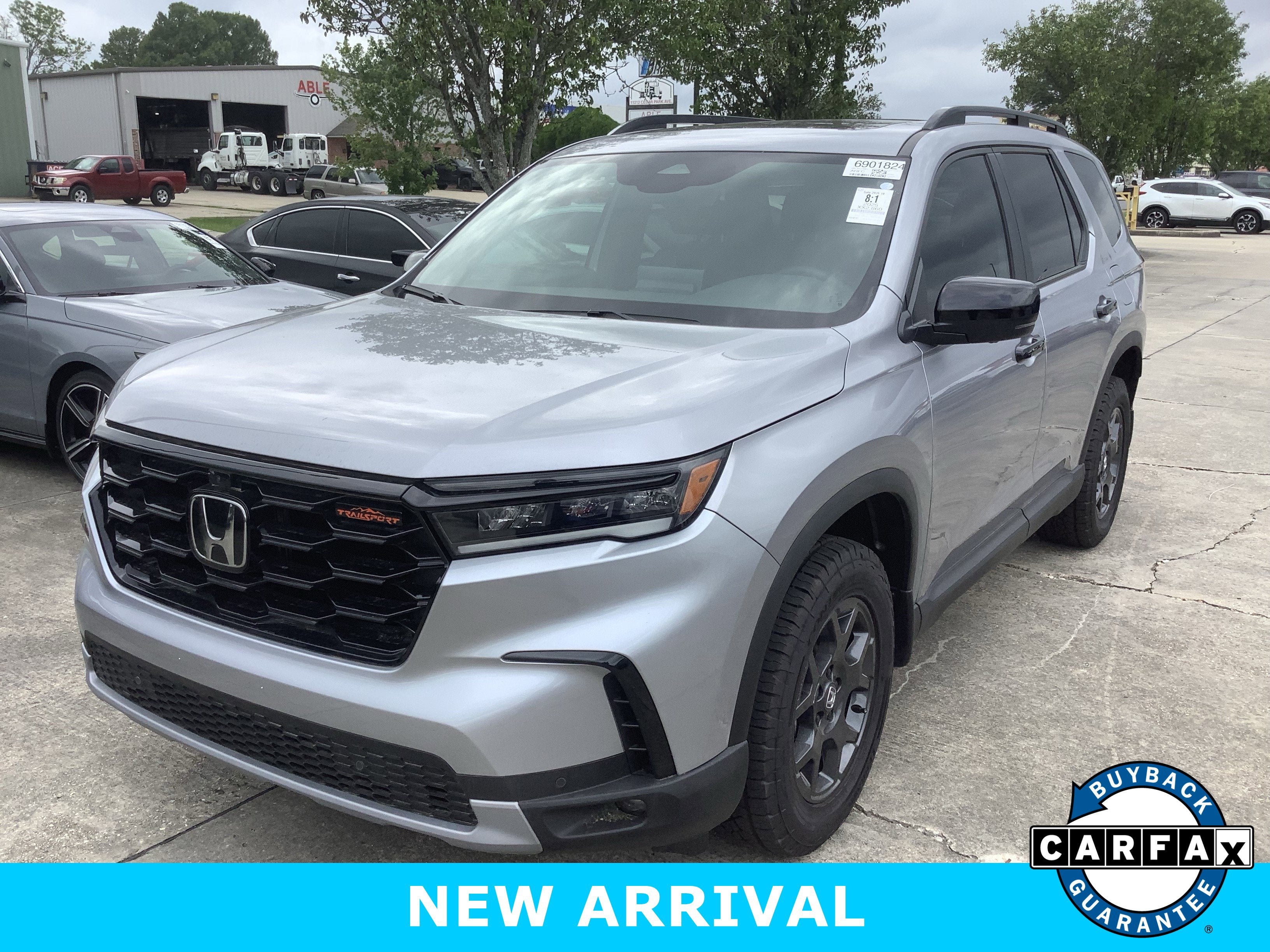 2025 Honda Pilot TrailSport AWD's photo