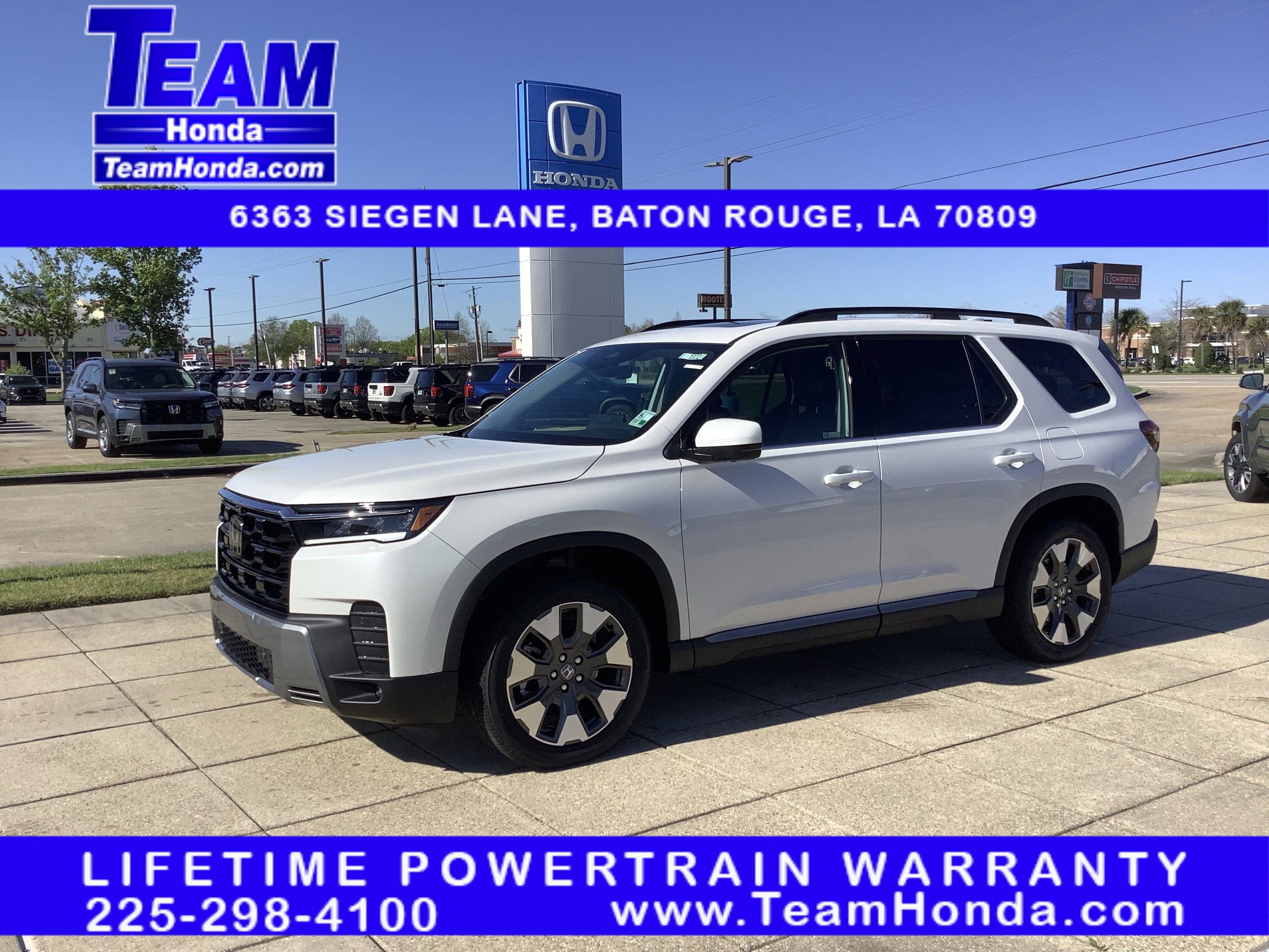 2026 Honda Pilot Touring AWD's photo