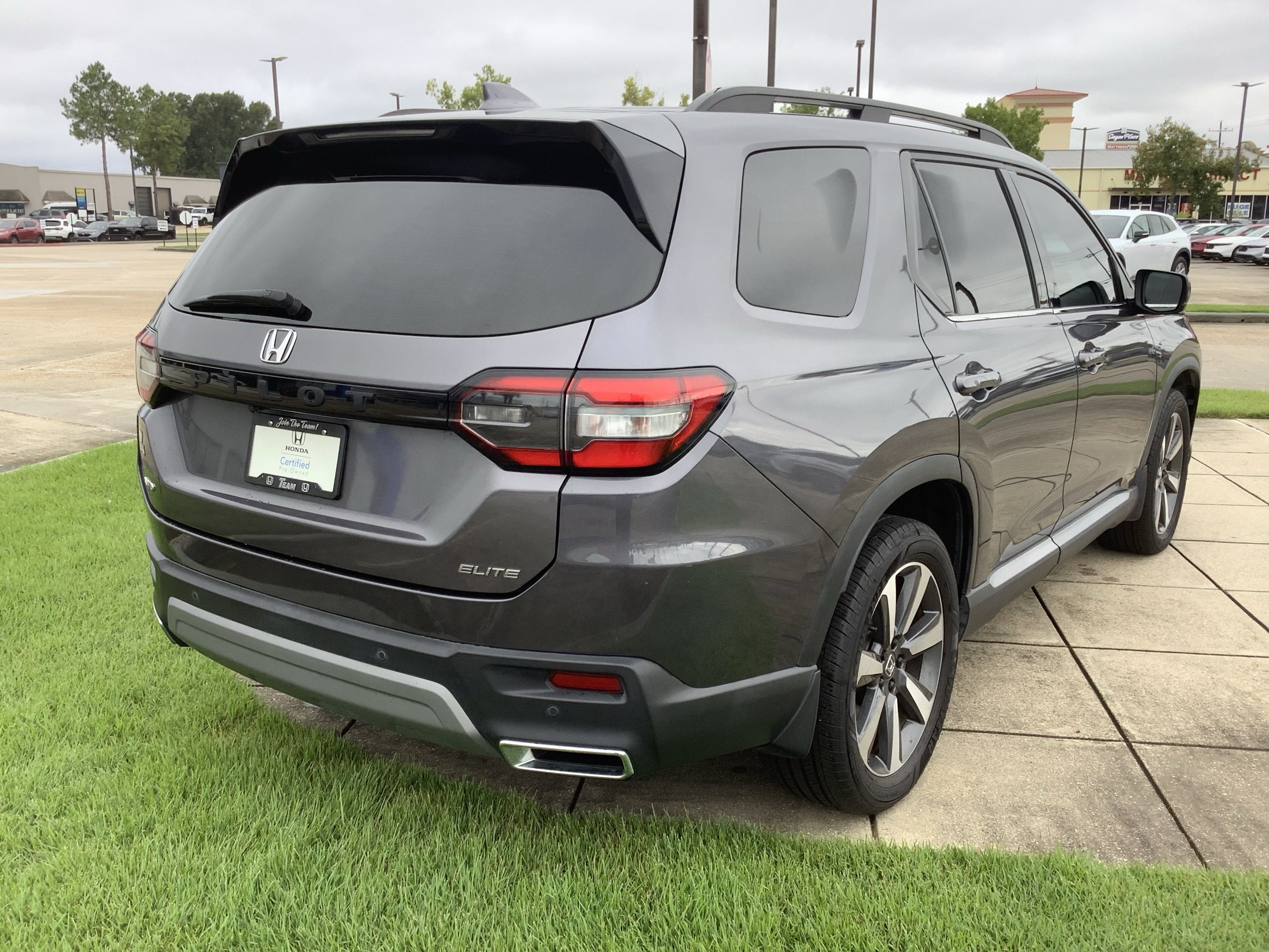 2023 Honda Pilot Elite