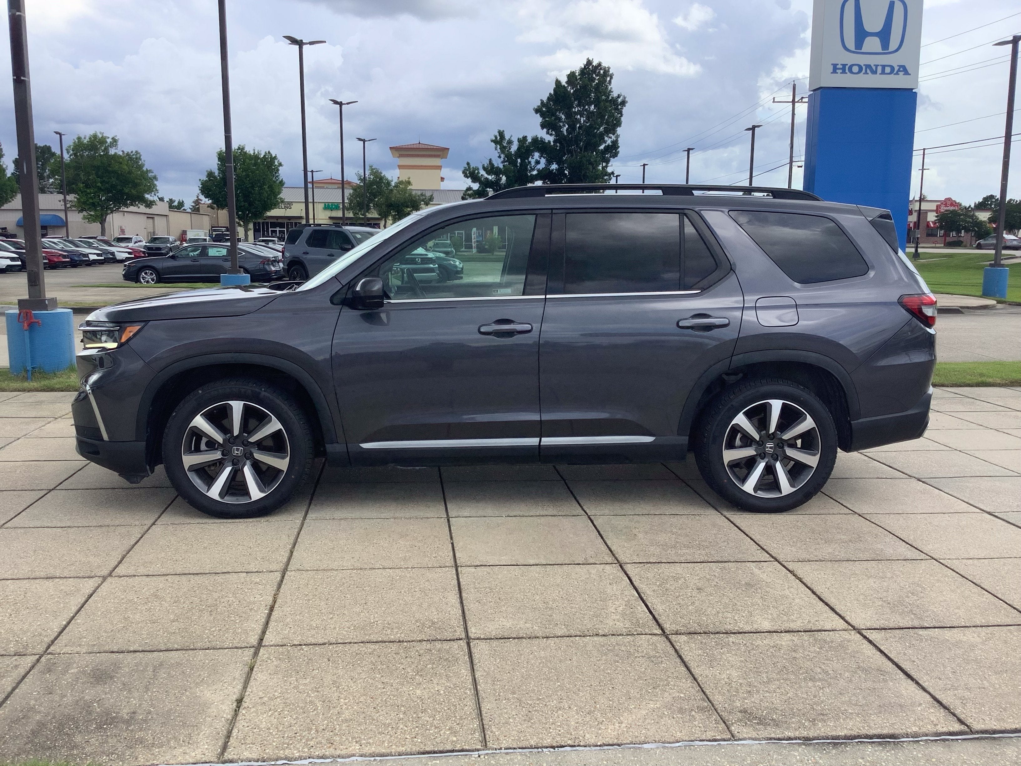 2023 Honda Pilot Elite