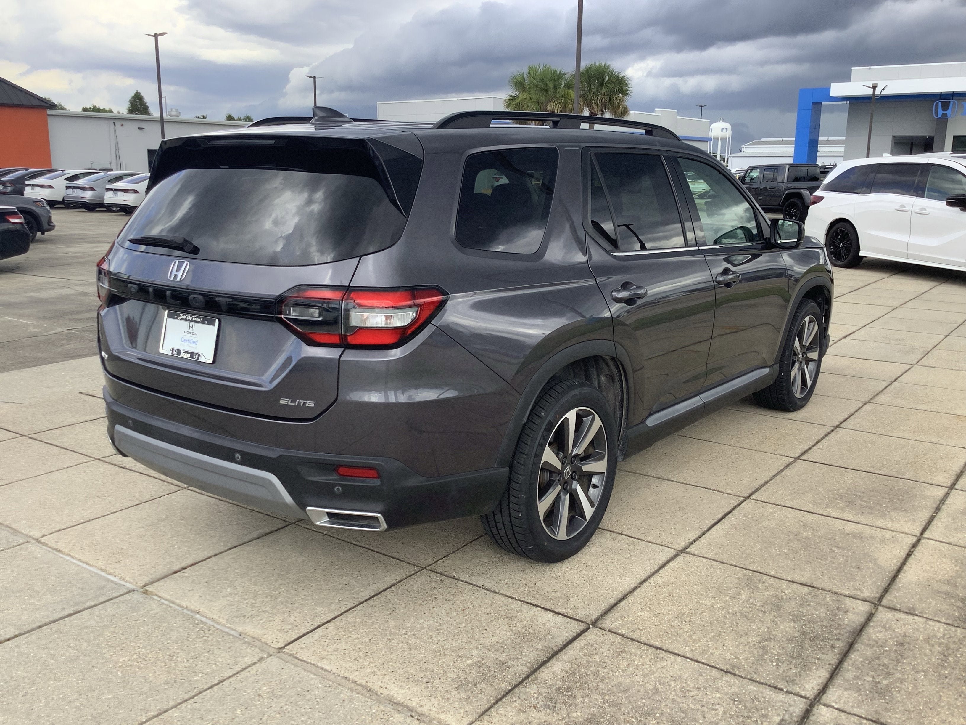 2023 Honda Pilot Elite