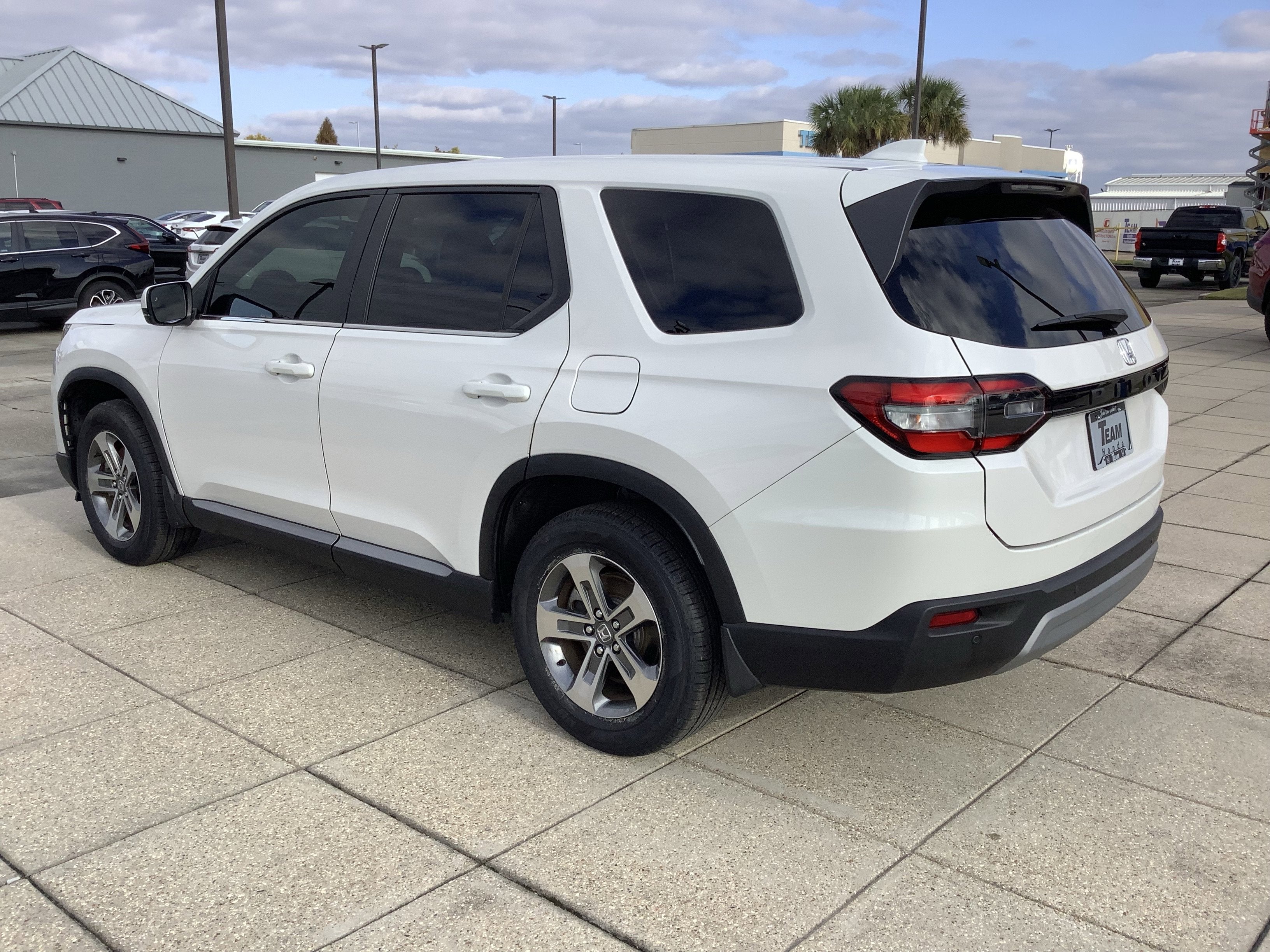 2023 Honda Pilot EX-L 8 Passenger