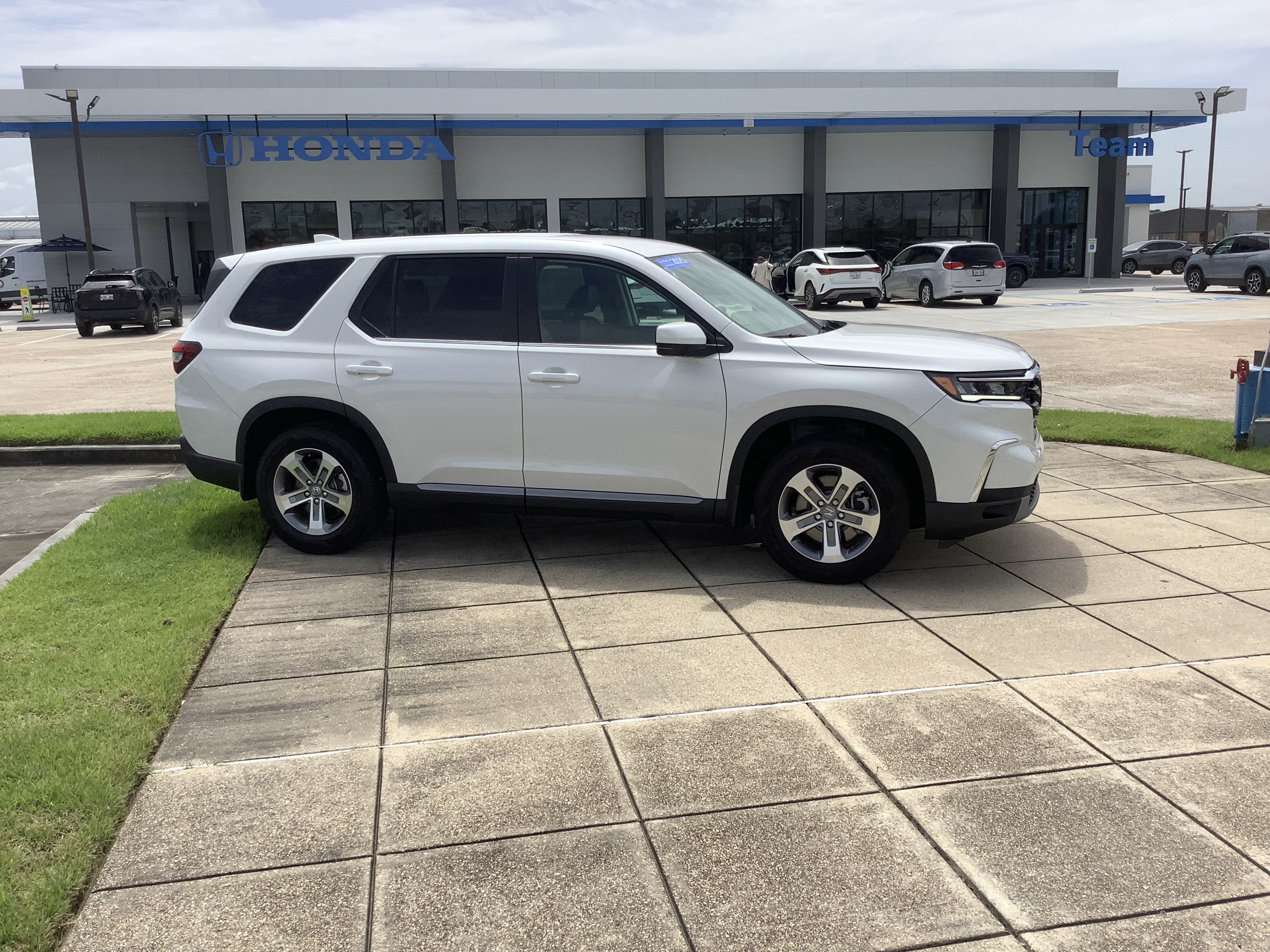 2025 Honda Pilot EX-L+