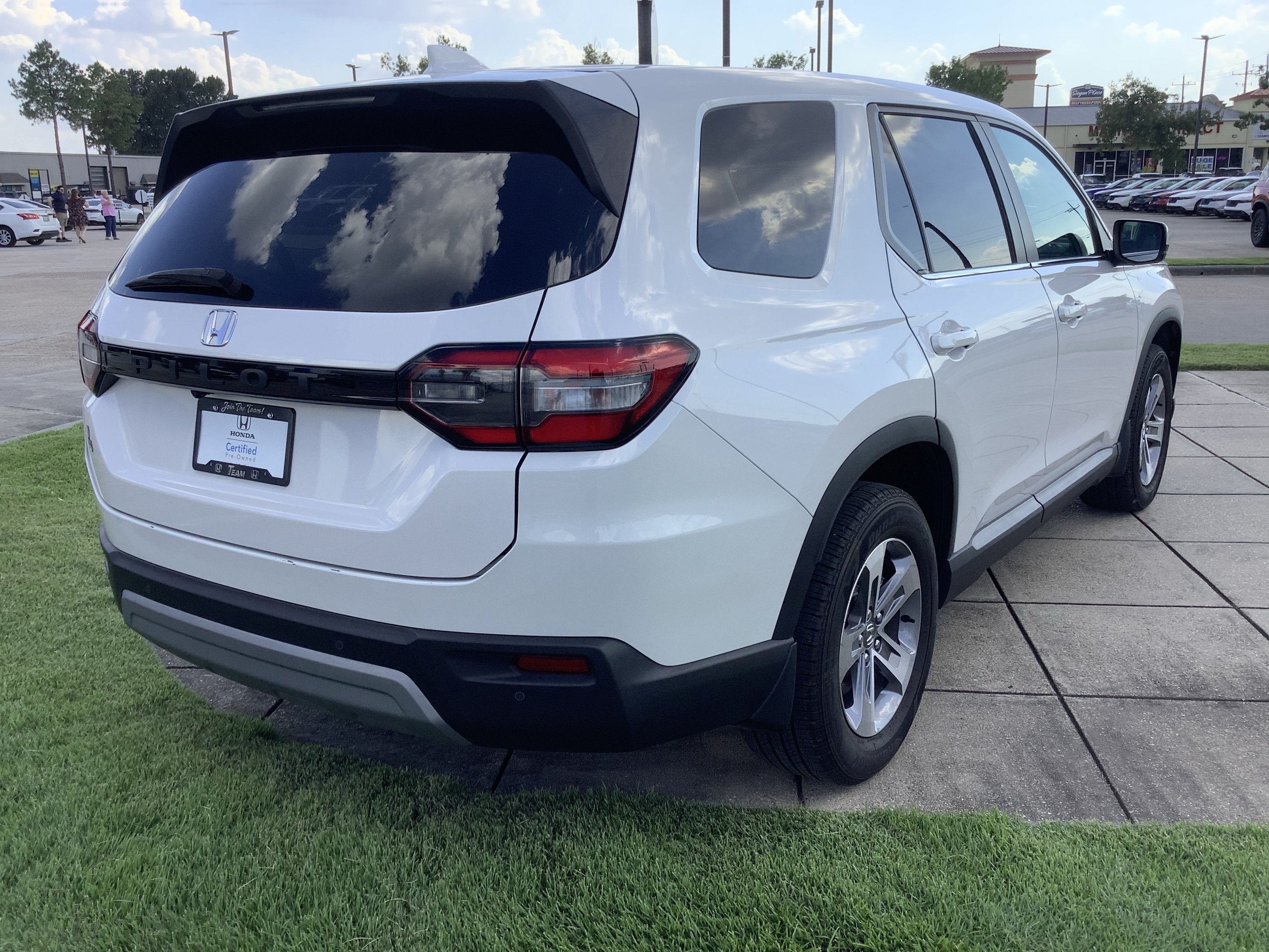 2025 Honda Pilot EX-L - Photo 8