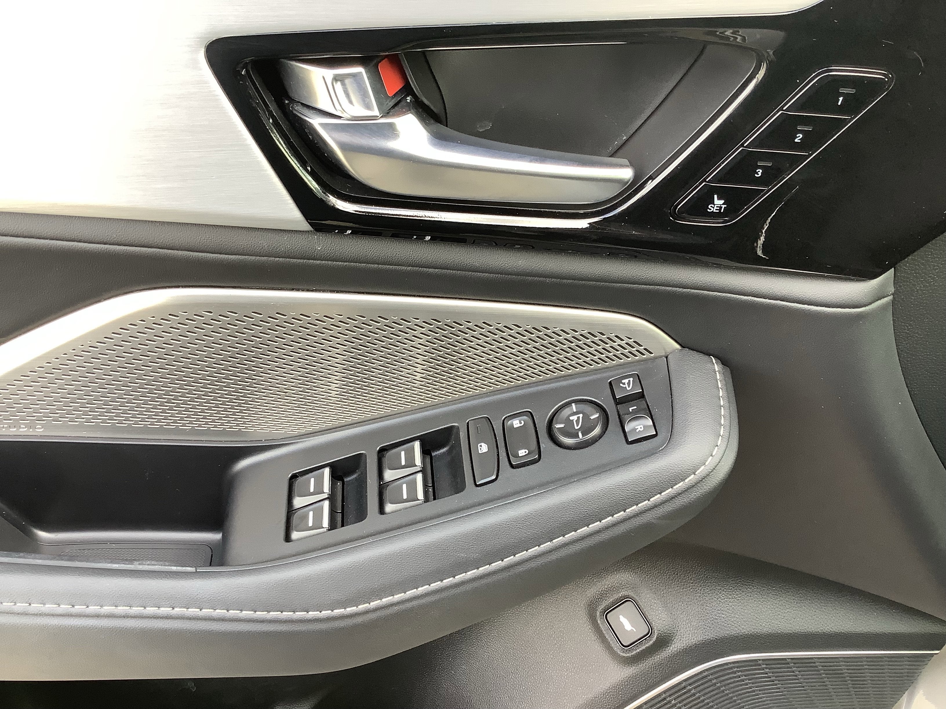 2023 Acura MDX w/Technology Package