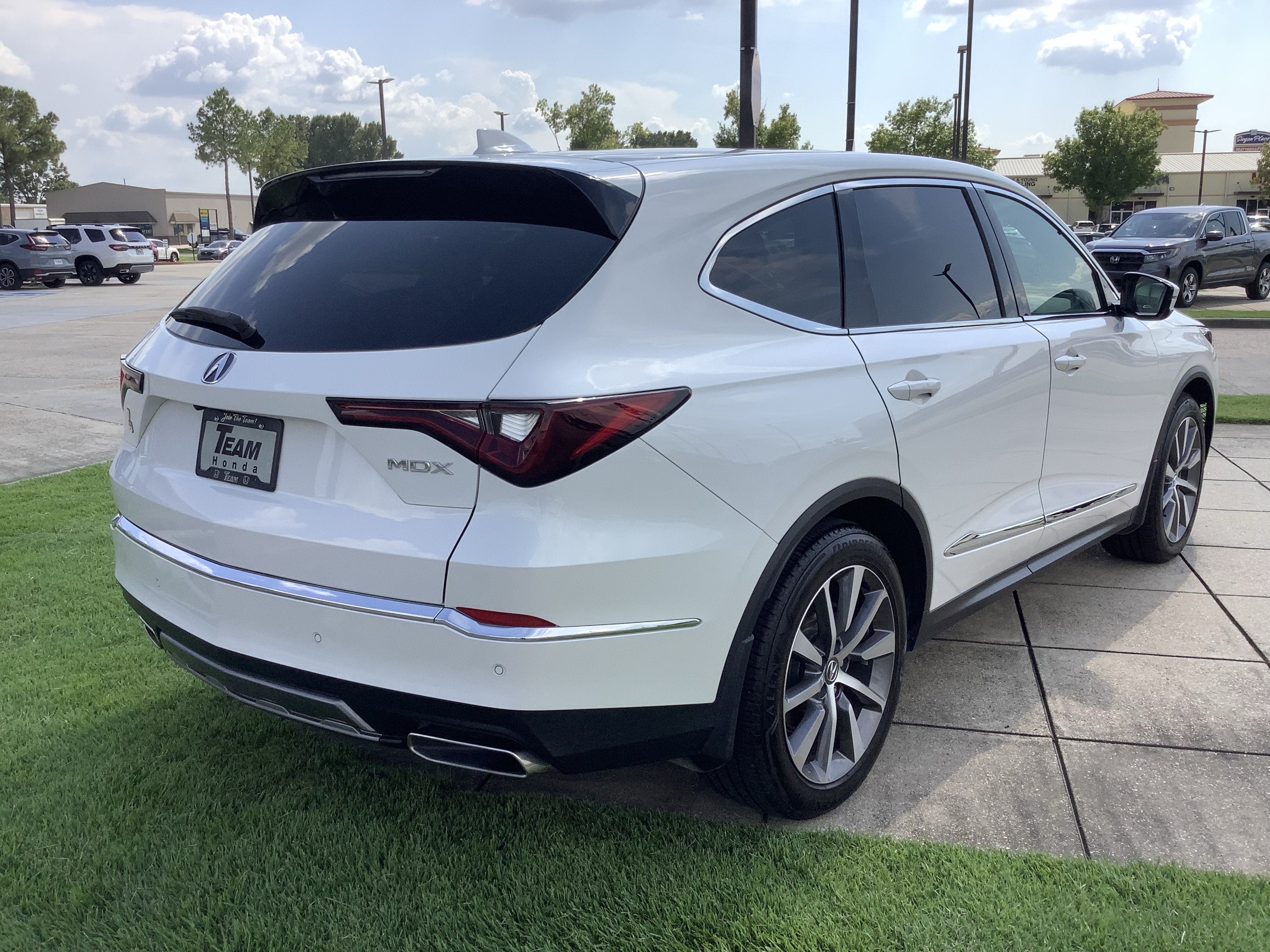 2025 Acura MDX w/Technology Package