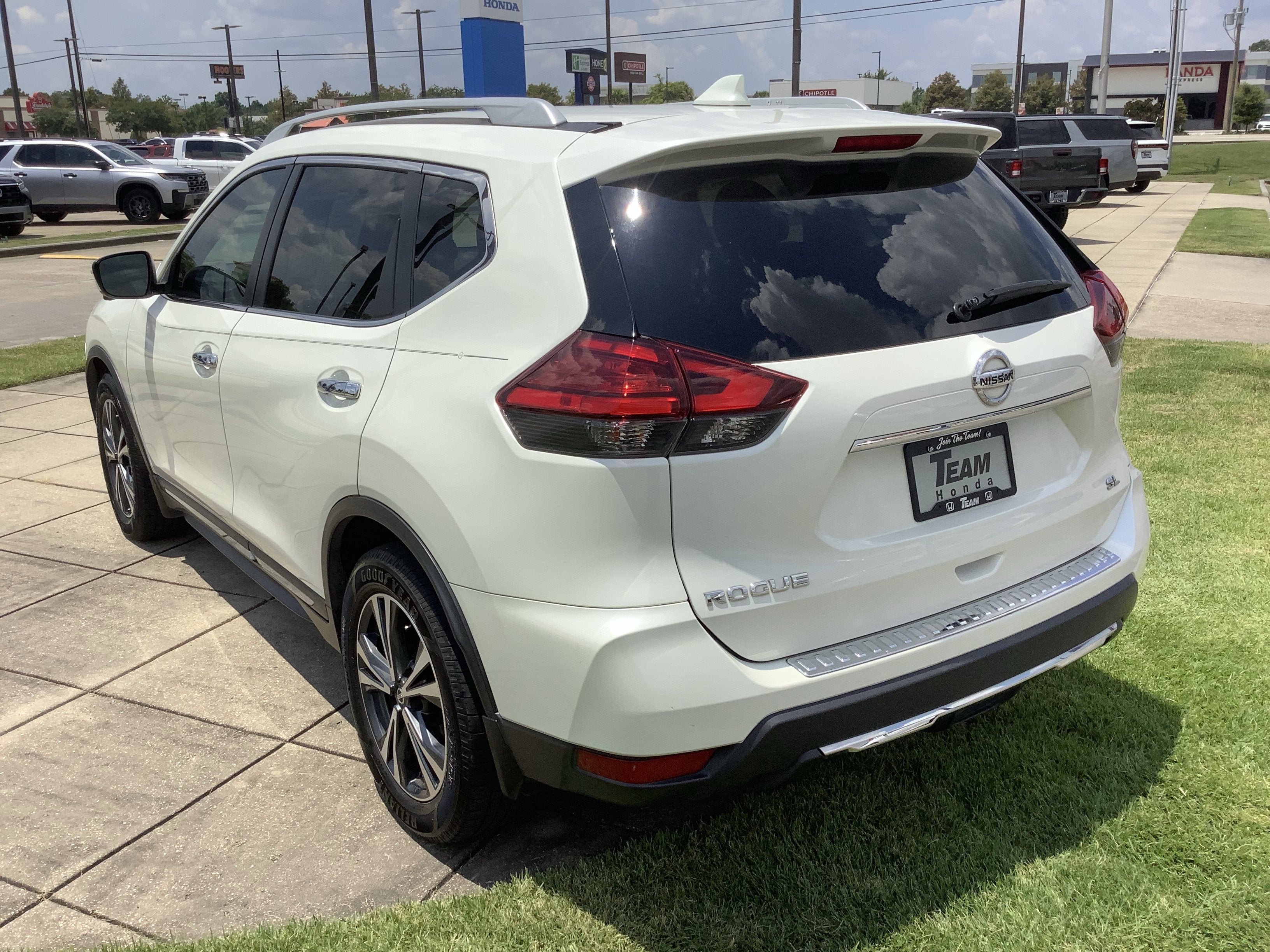 2017 Nissan Rogue SL