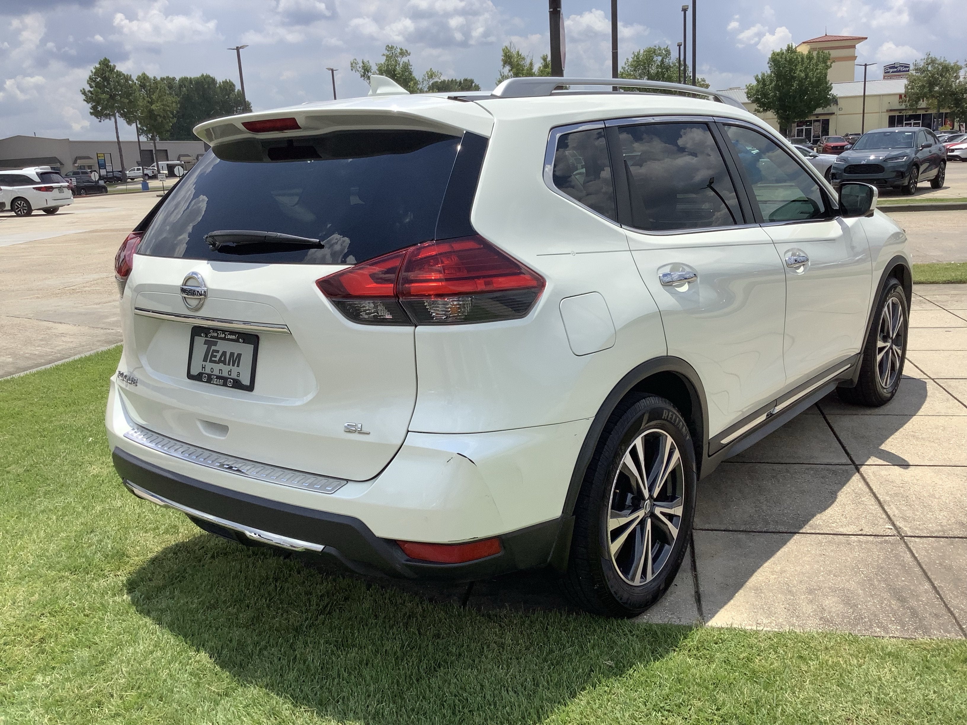 2017 Nissan Rogue SL