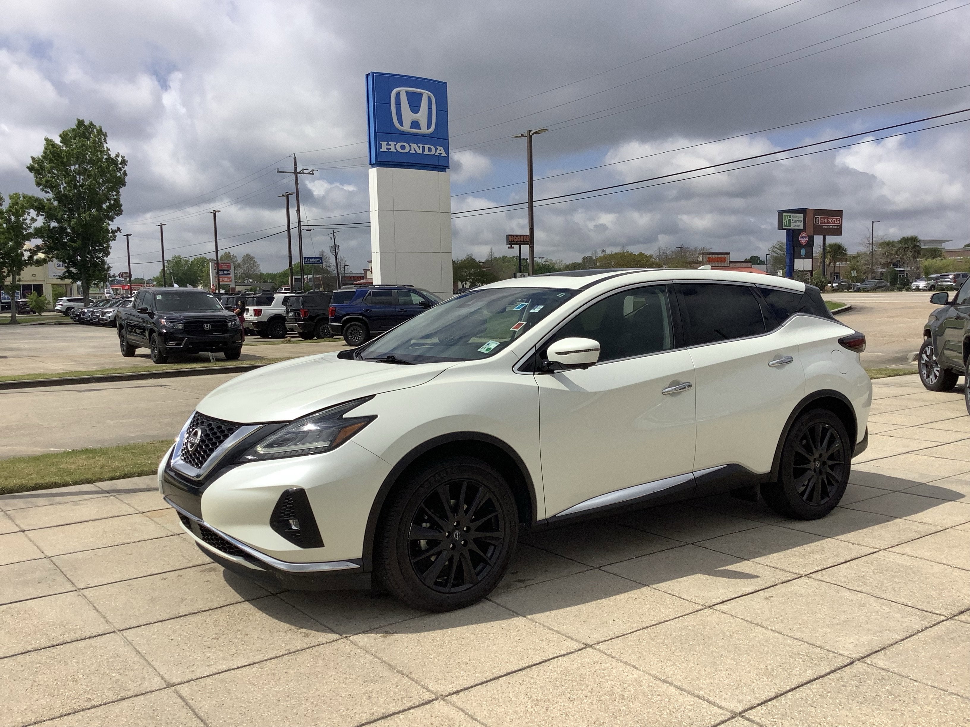 2023 Nissan Murano SL