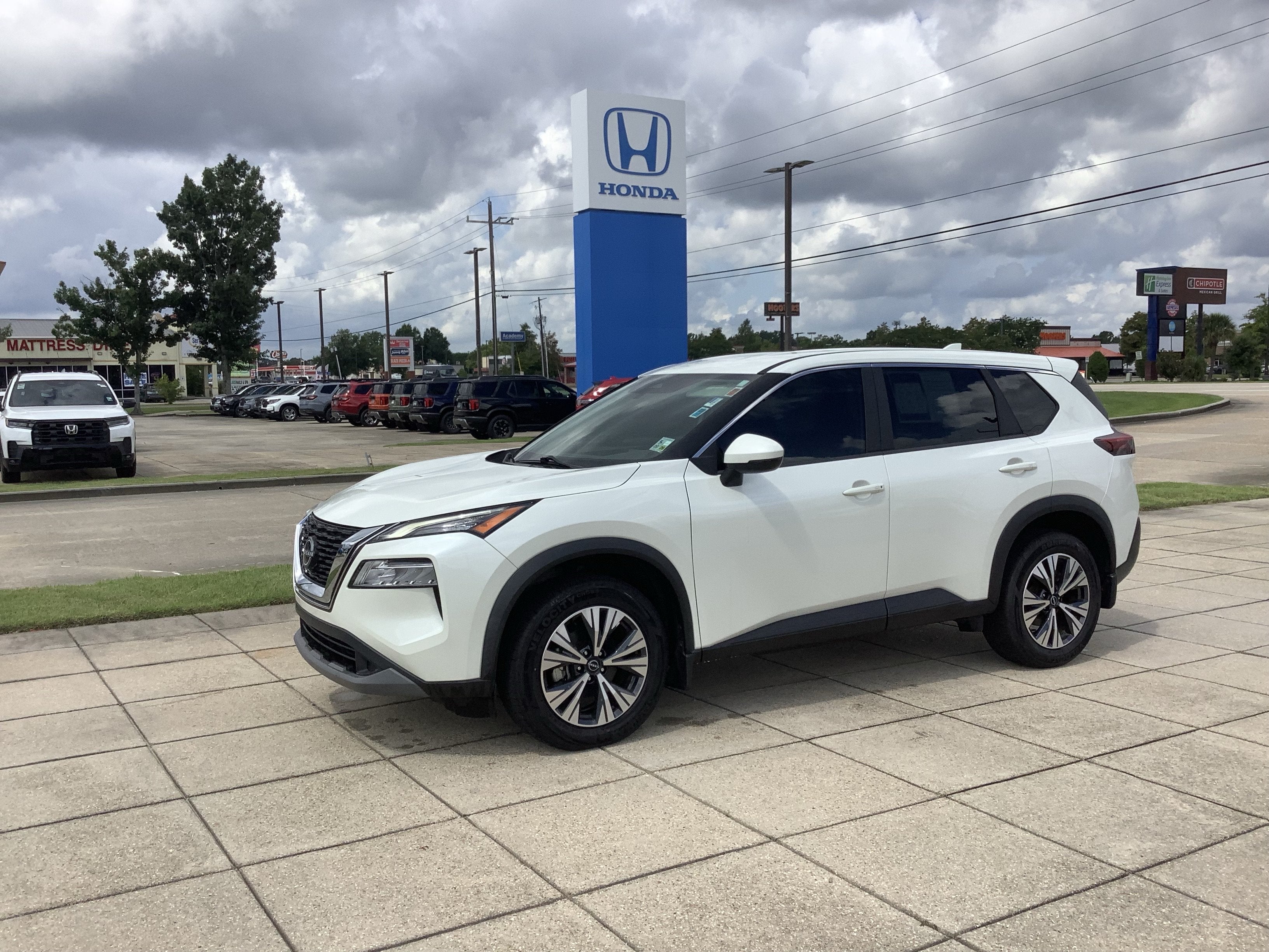 2022 Nissan Rogue SV