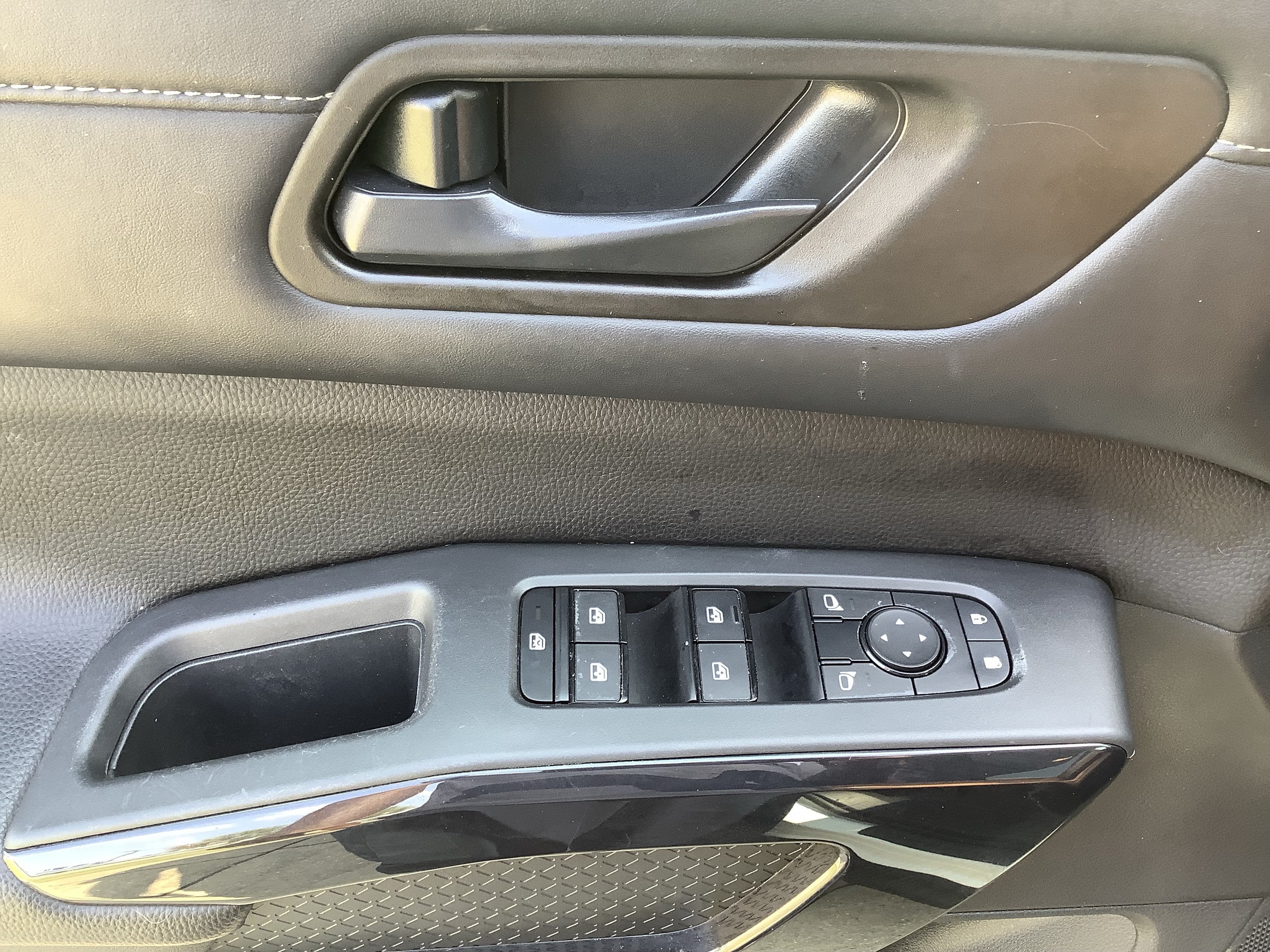 2024 Nissan Pathfinder S