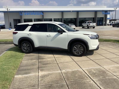 2024 Nissan Pathfinder S