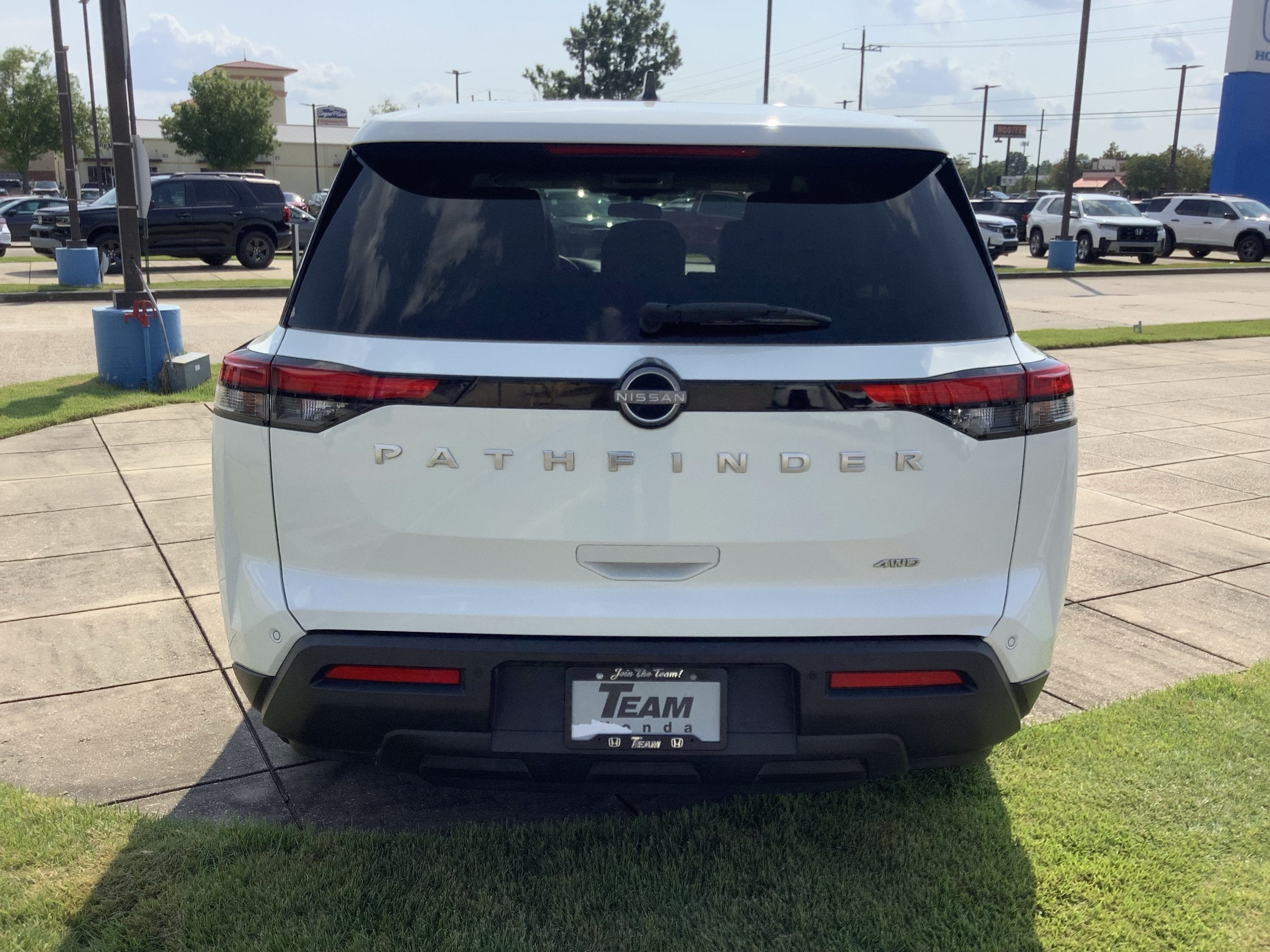 2024 Nissan Pathfinder S