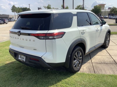 2024 Nissan Pathfinder S