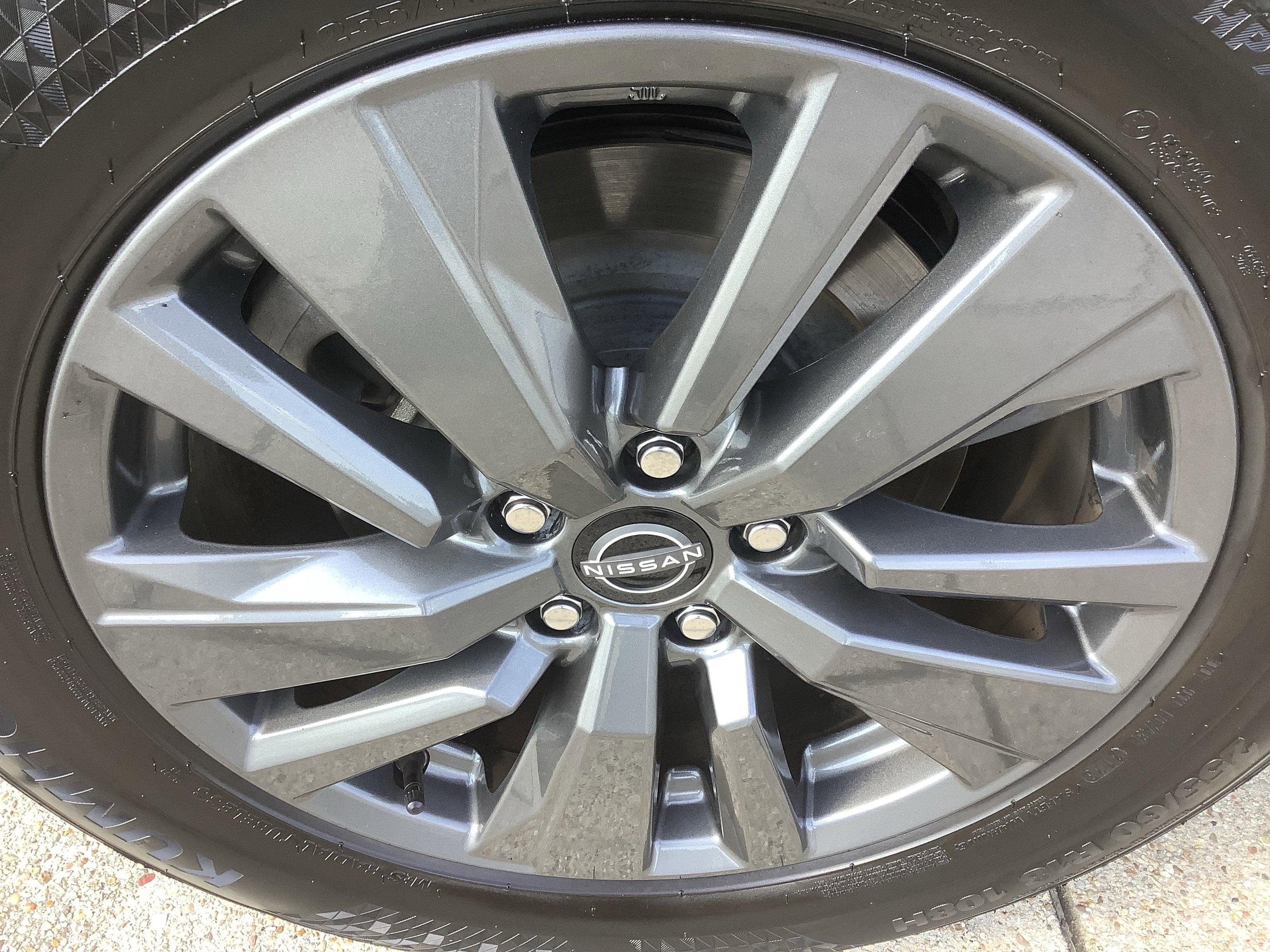 2023 Nissan Pathfinder SV