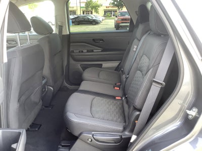 2023 Nissan Pathfinder SV