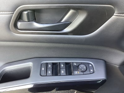 2023 Nissan Pathfinder SV