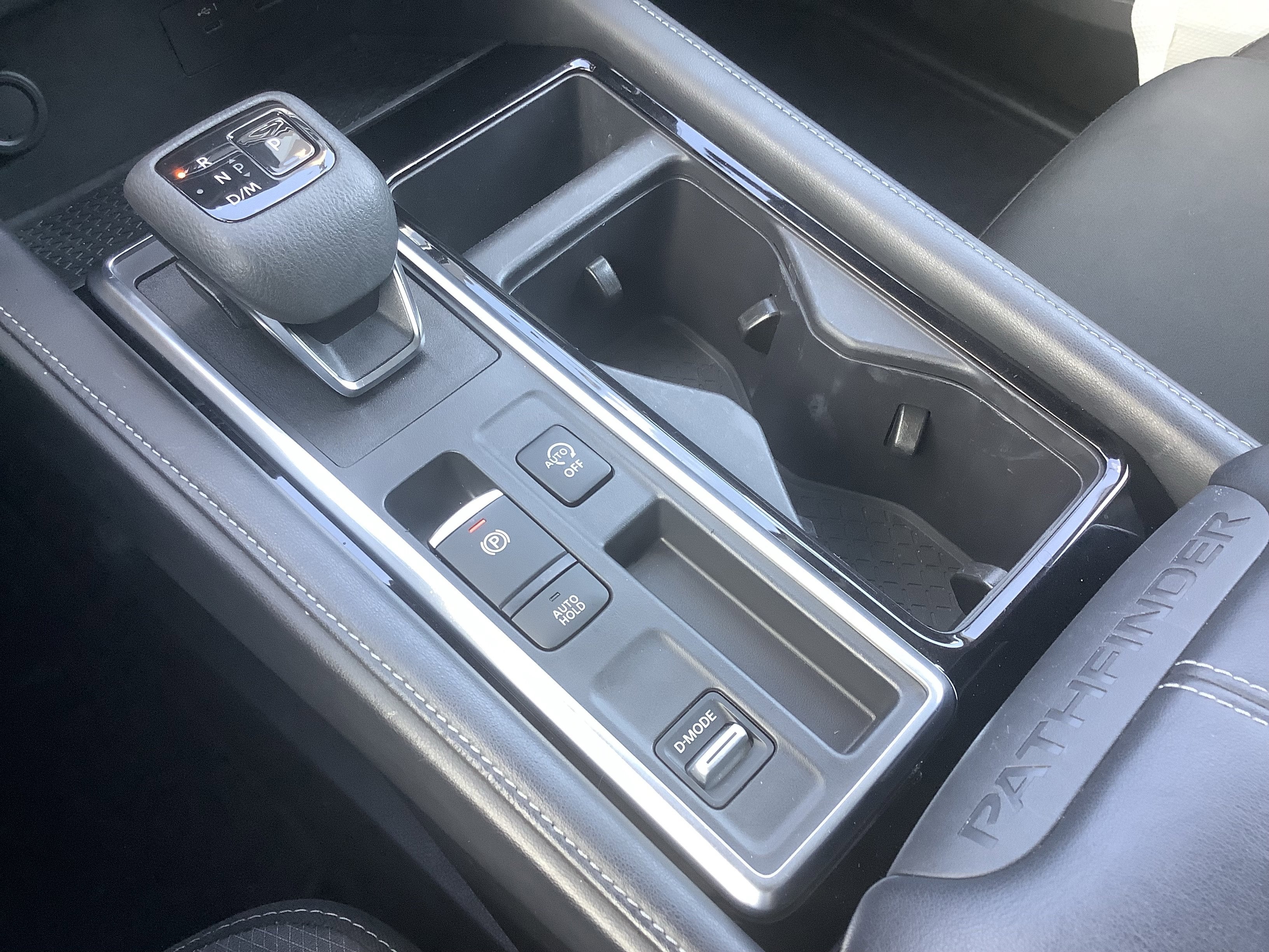 2023 Nissan Pathfinder SV
