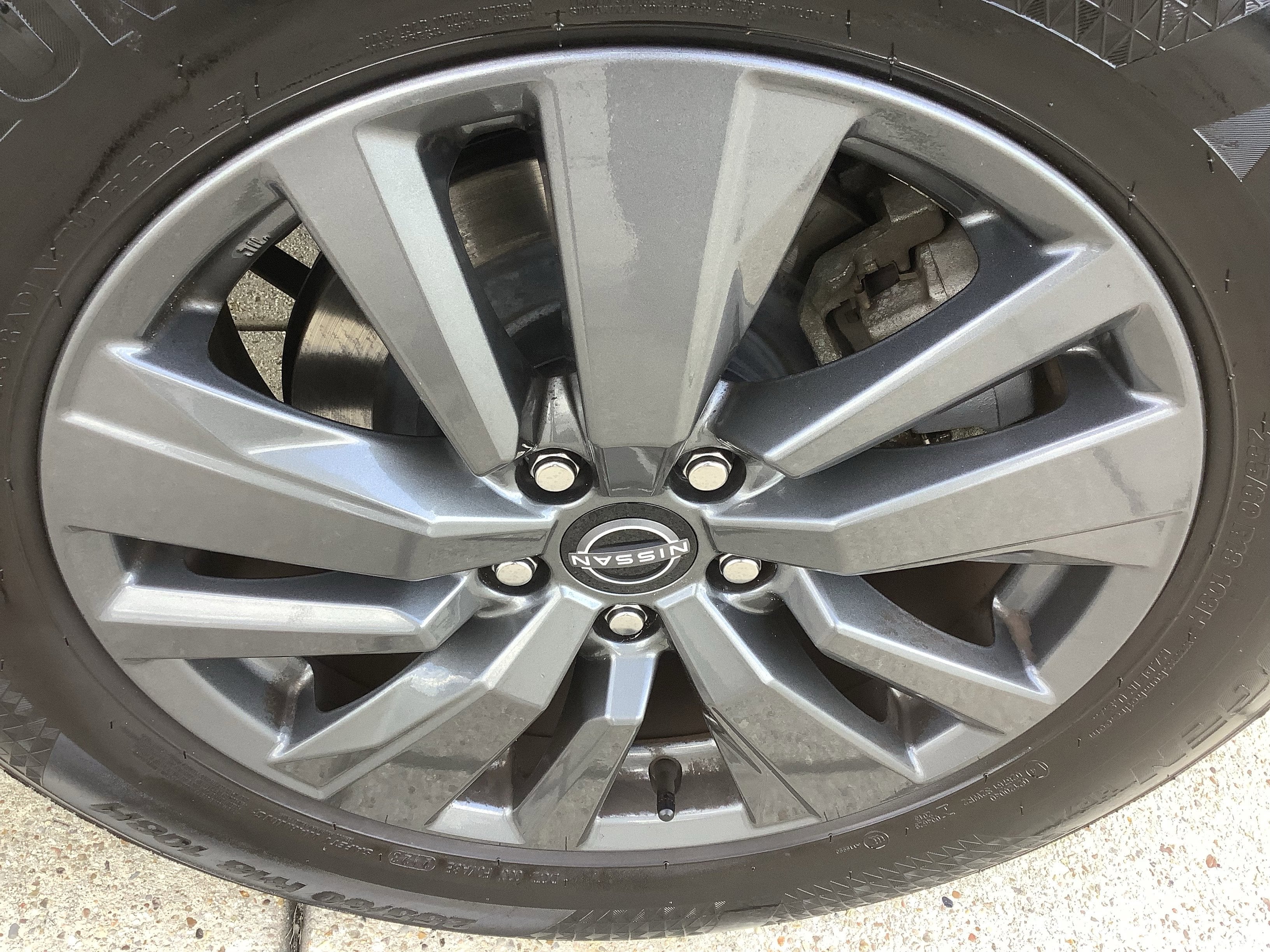 2023 Nissan Pathfinder SV