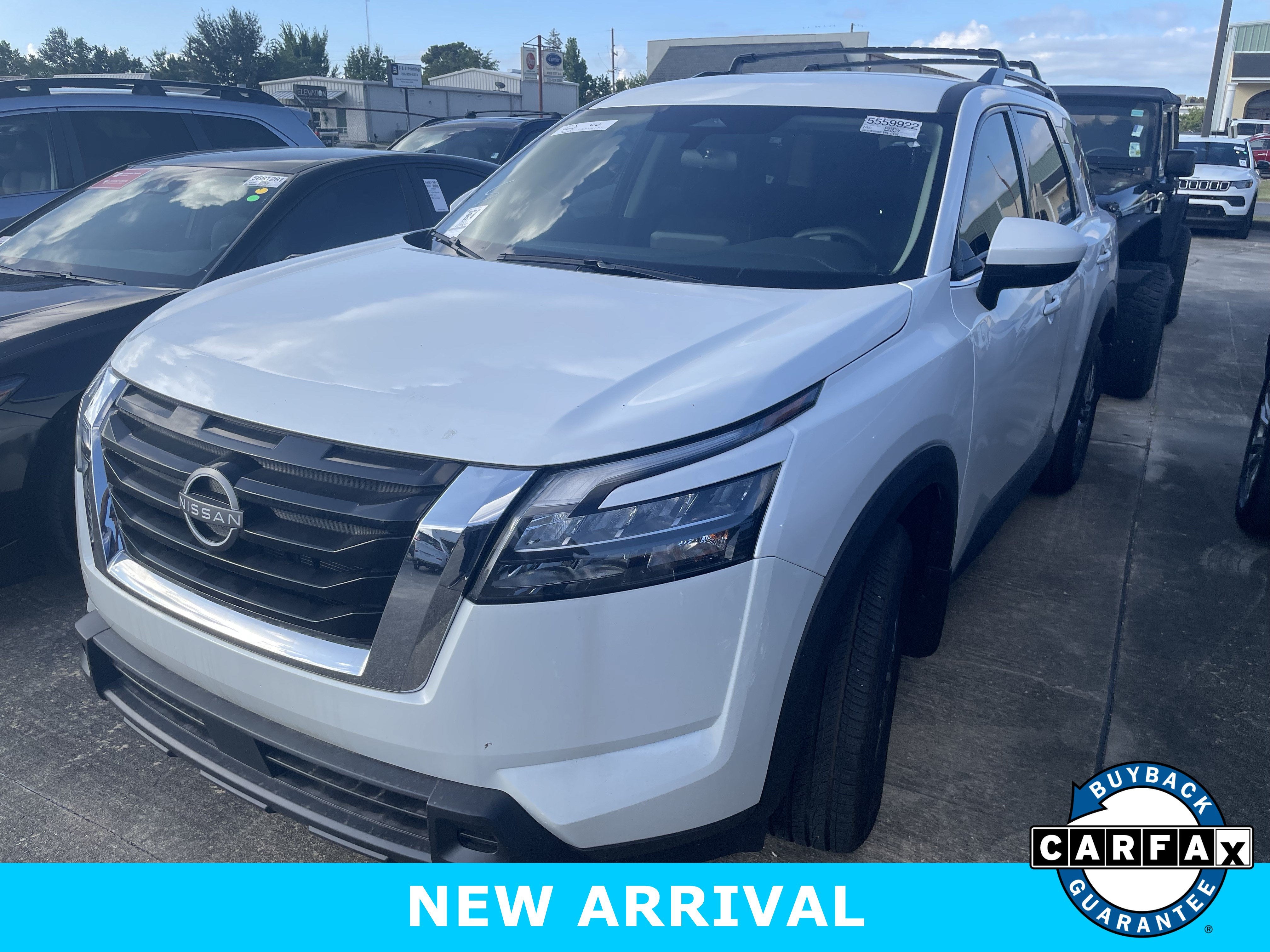 2025 Nissan Pathfinder SV