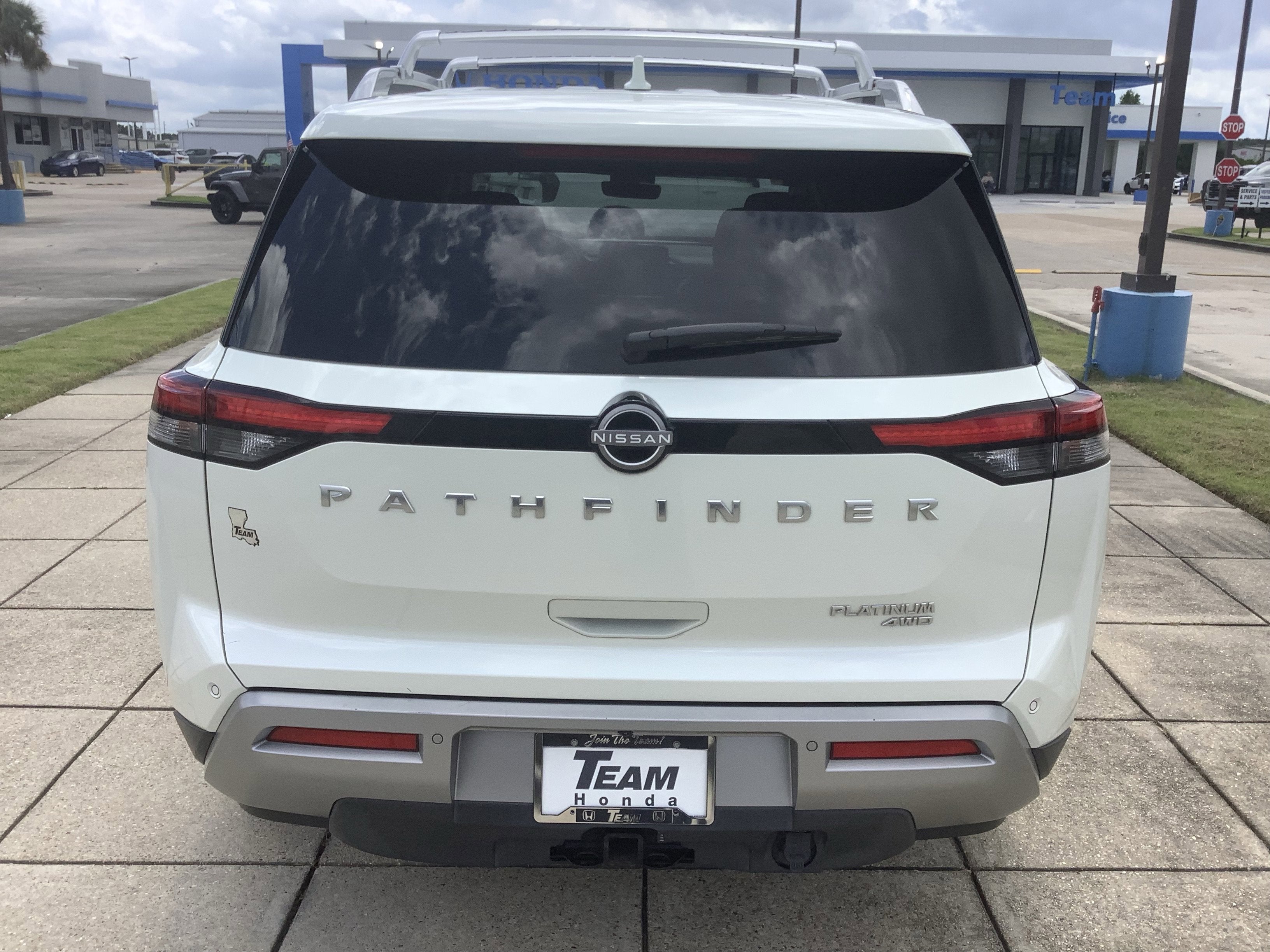 2023 Nissan Pathfinder Platinum