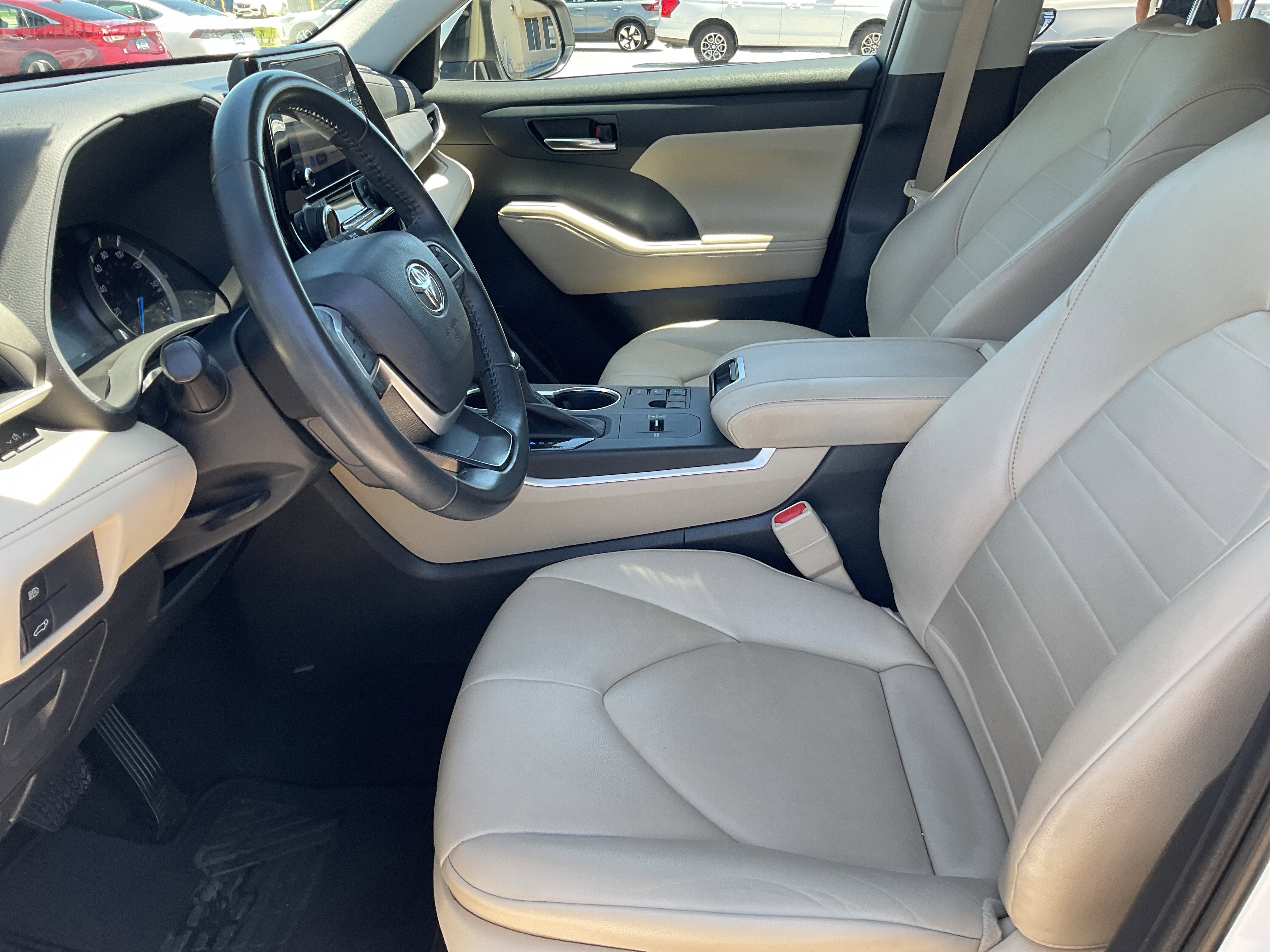 2023 Toyota Highlander Hybrid XLE