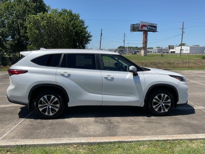 2023 Toyota Highlander Hybrid XLE